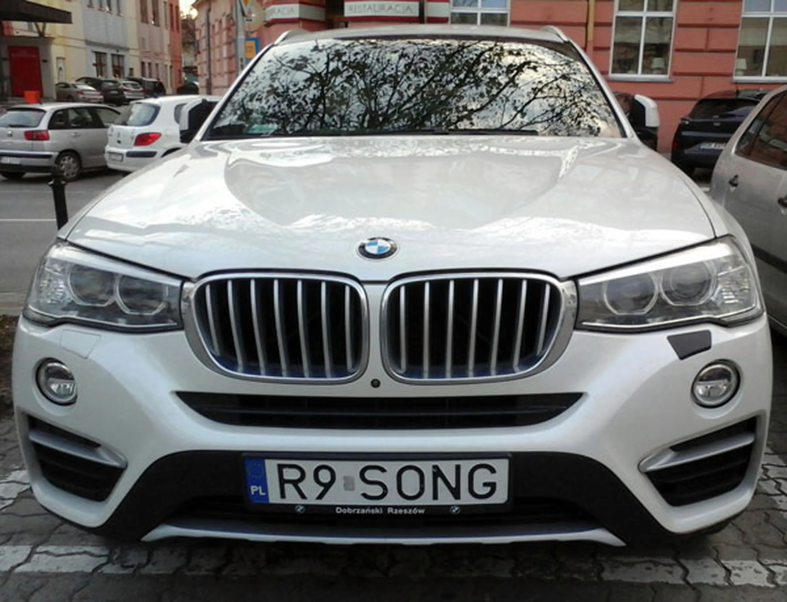 Fajny numer, blacha R9 SONG