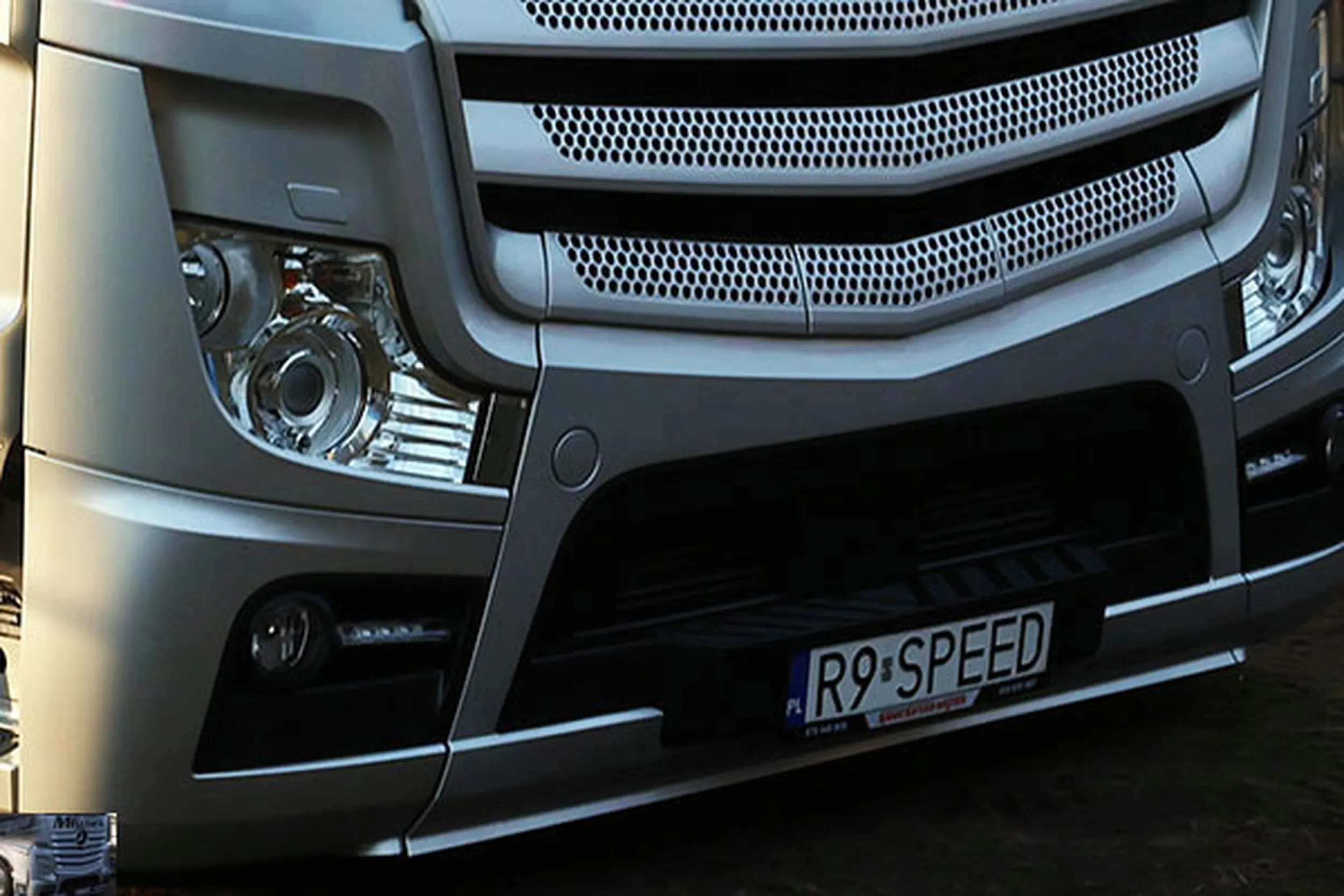 Fajny numer, blacha R9 SPEED