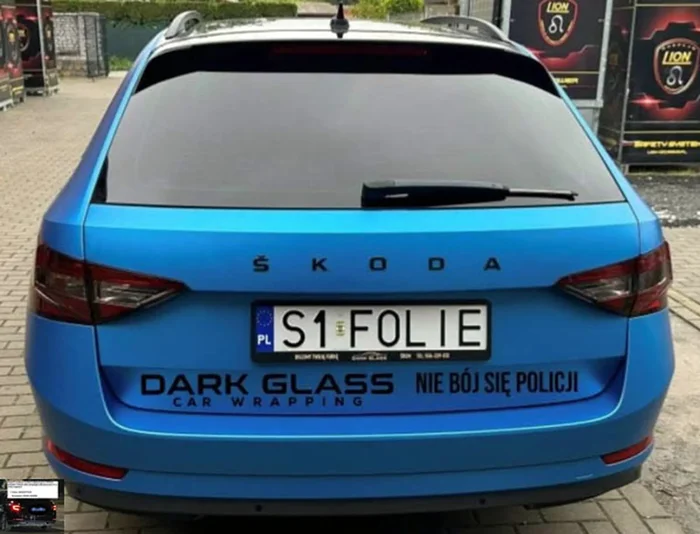 Fajny numer, blacha S1 FOLIE