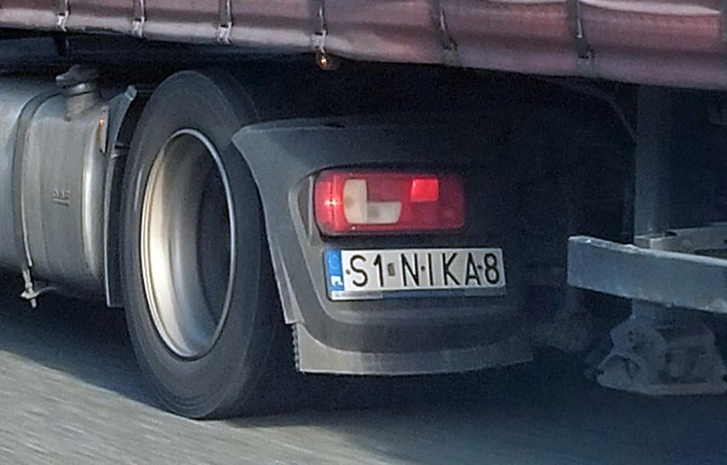 Fajny numer, blacha S1 NIKA8