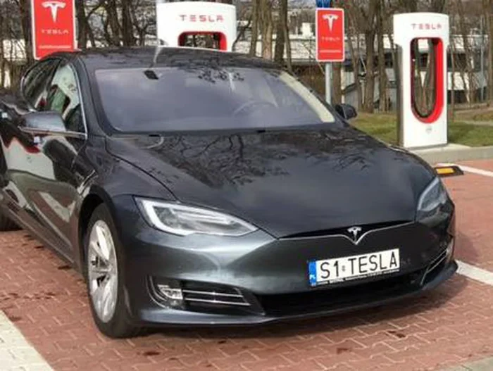Fajny numer, blacha S1 TESLA