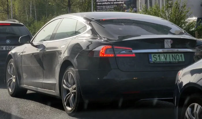 Fajny numer, blacha S1 VINO1