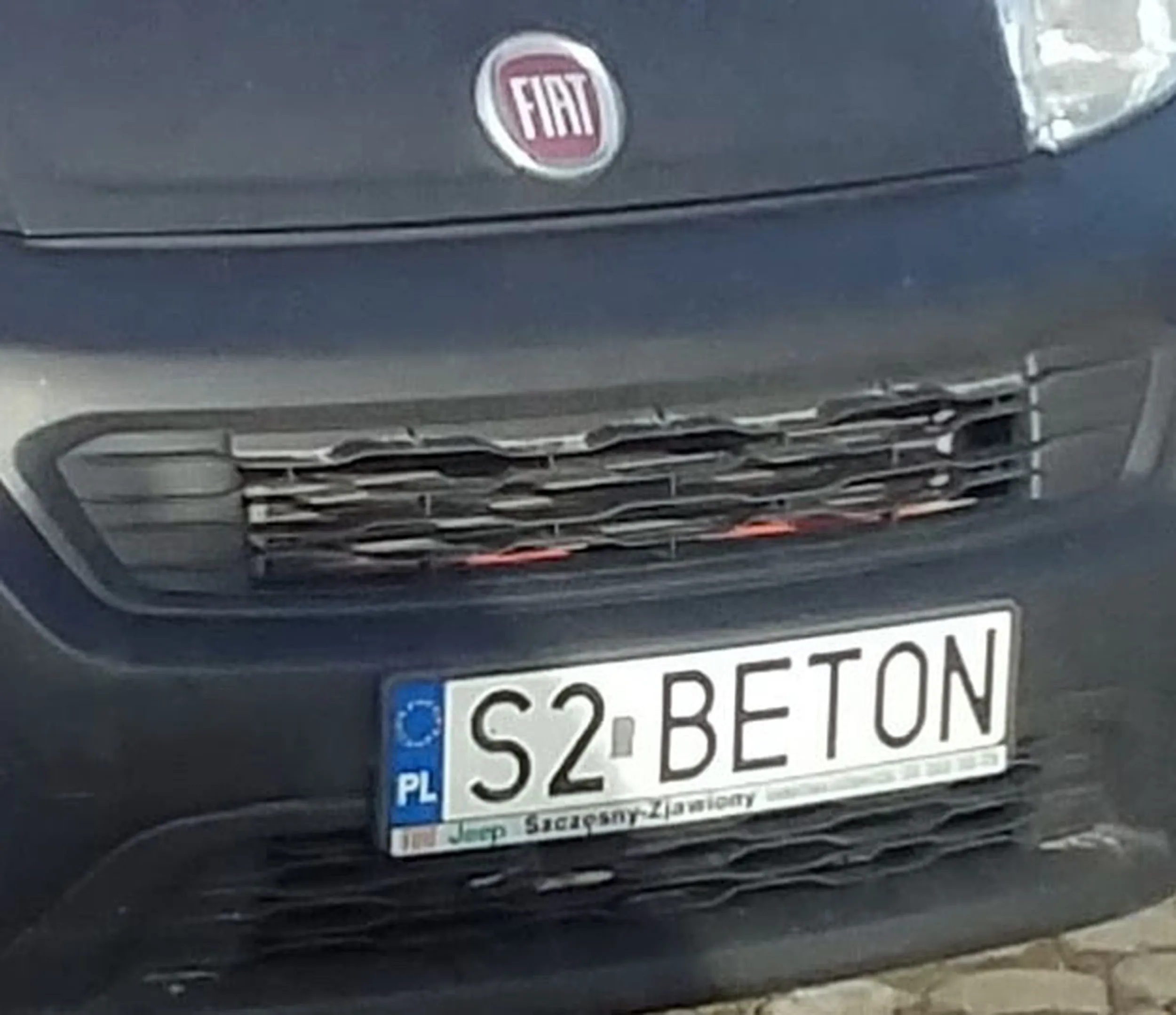 Fajny numer, blacha S2 BETON