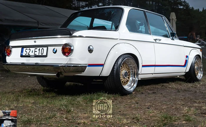 Fajny numer, blacha S2 E10