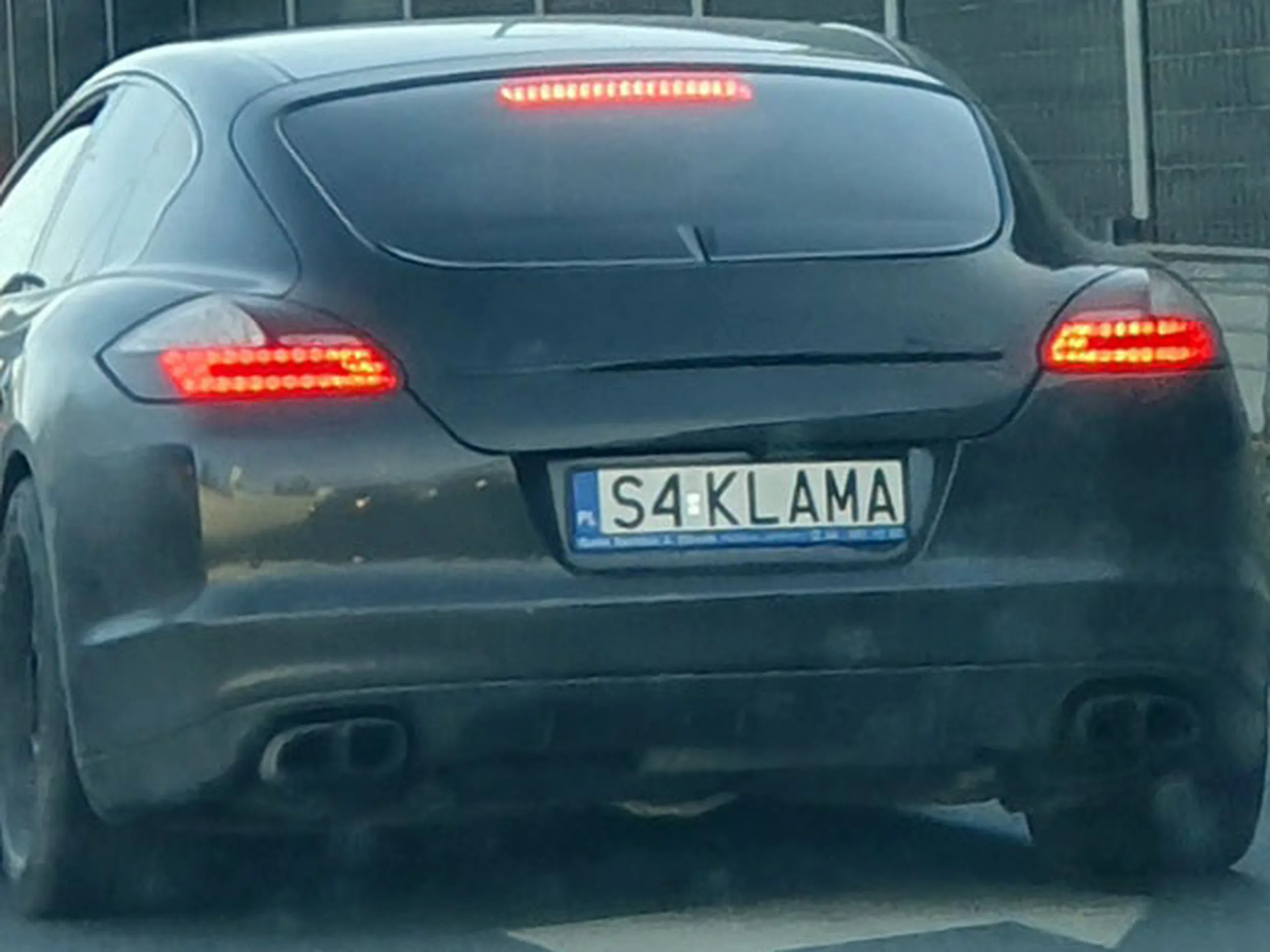 Fajny numer, blacha S4 KLAMA
