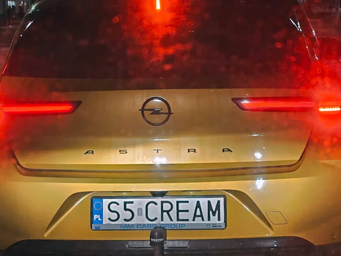 Fajny numer, blacha S5 CREAM