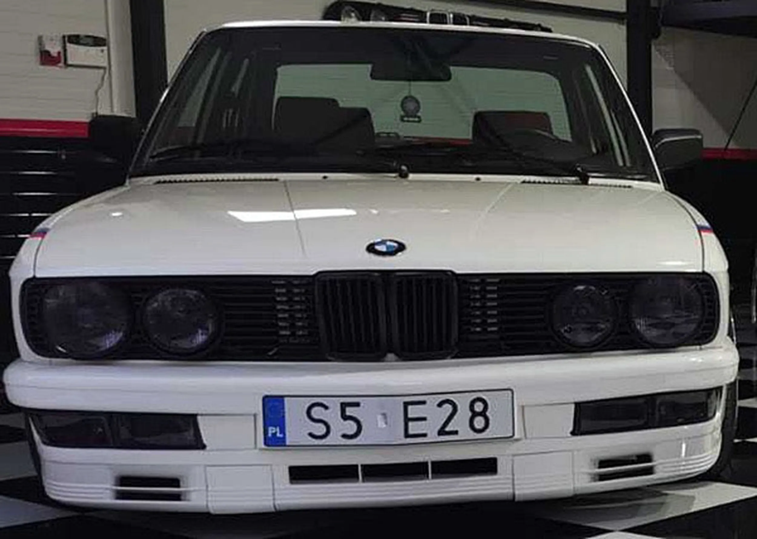 Fajny numer, blacha S5 E28