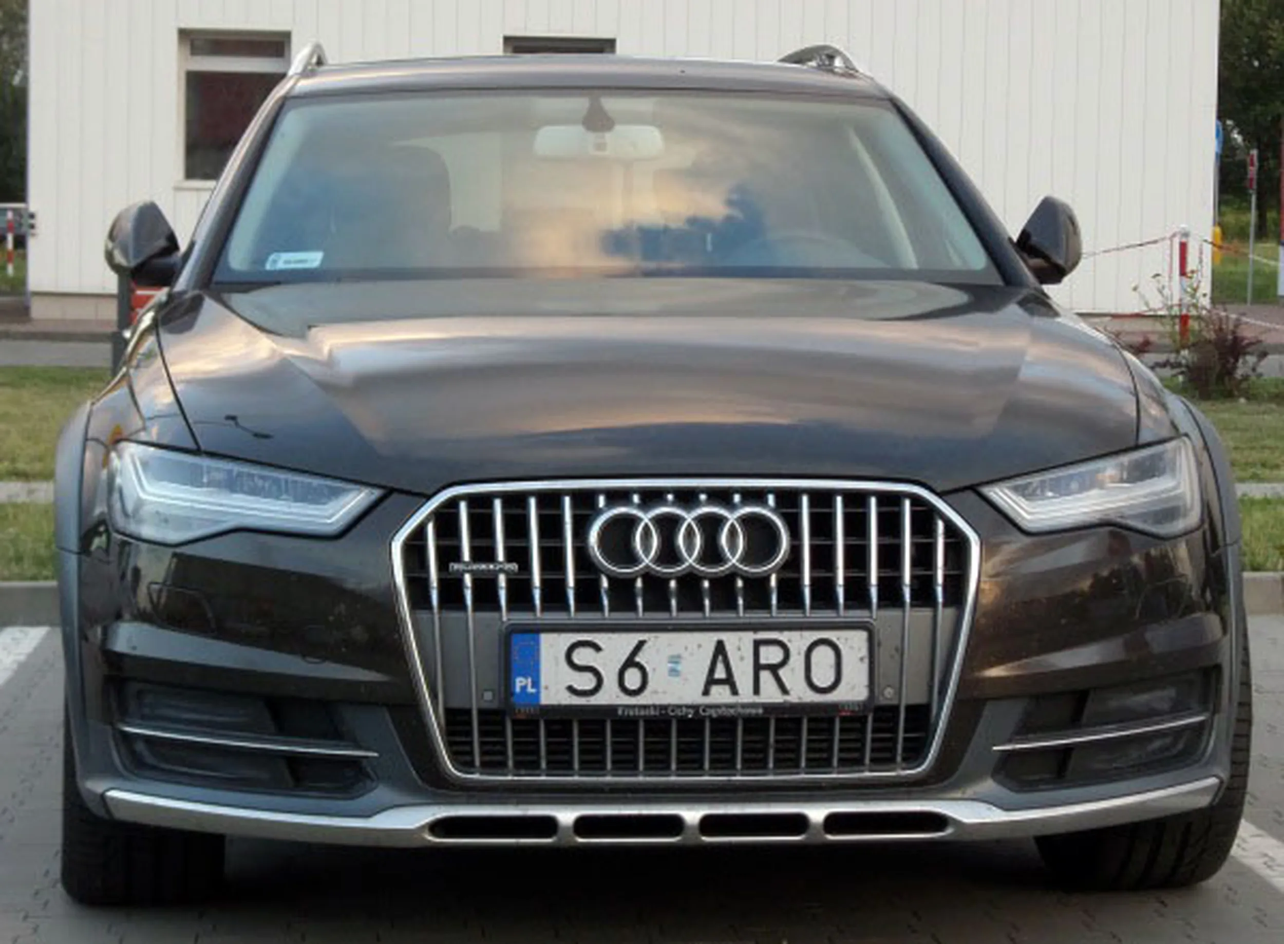 Fajny numer, blacha S6 ARO