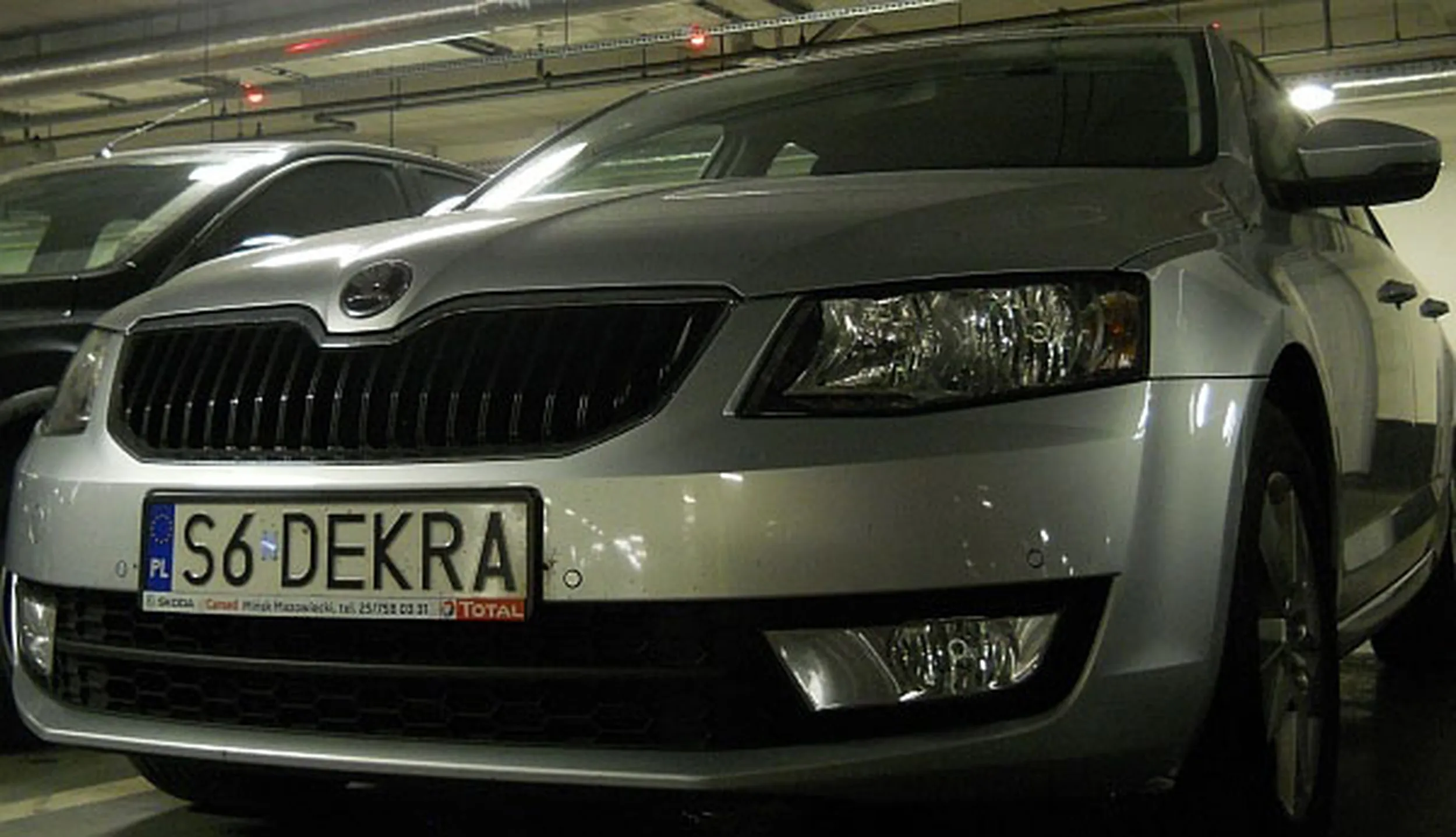 Fajny numer, blacha S6 DEKRA