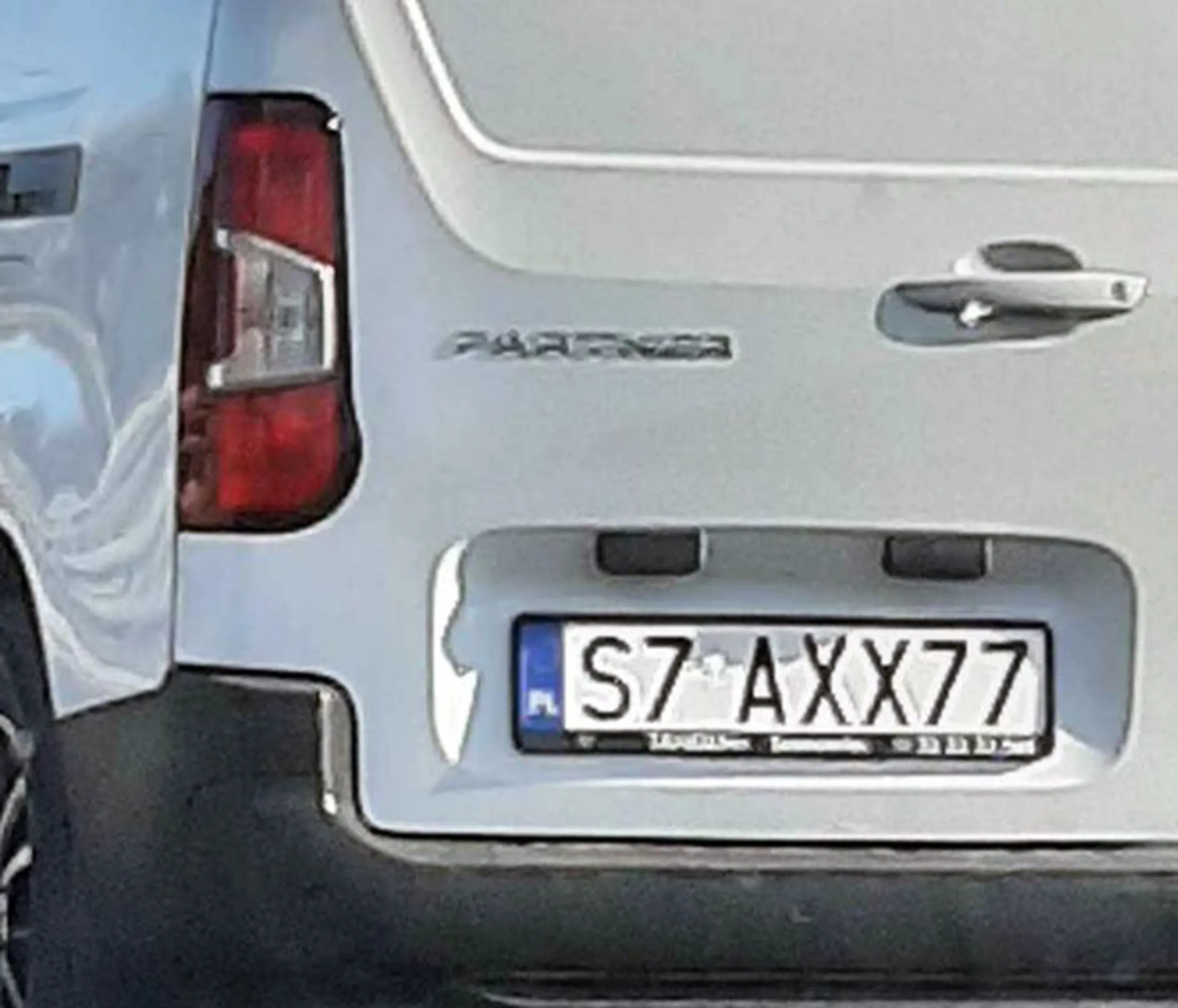 Fajny numer, blacha S7 AXX77