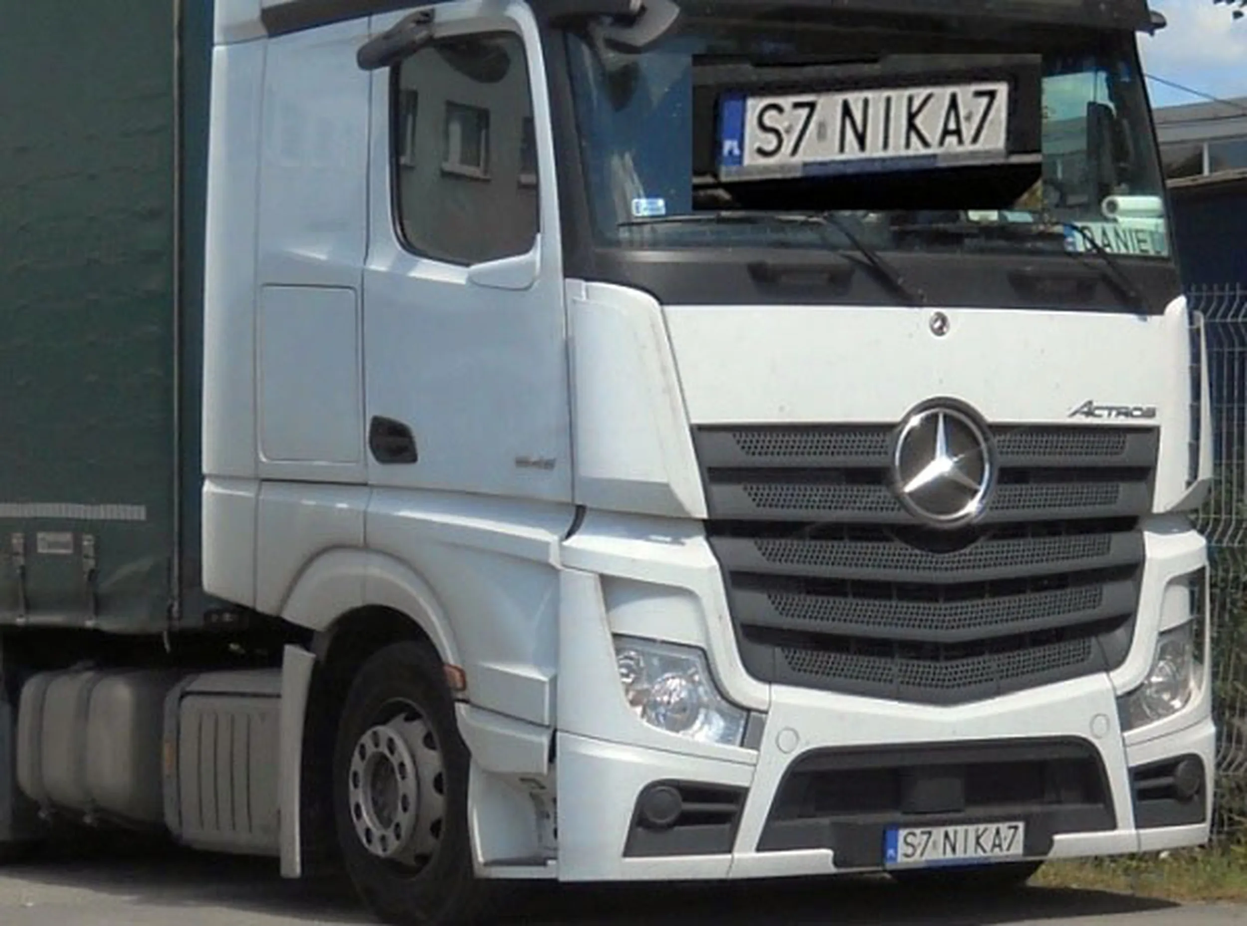 Fajny numer, blacha S7 NIKA7