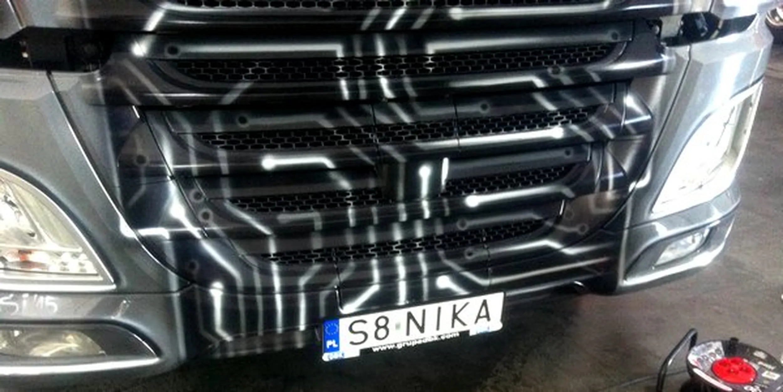 Fajny numer, blacha S8 NIKA