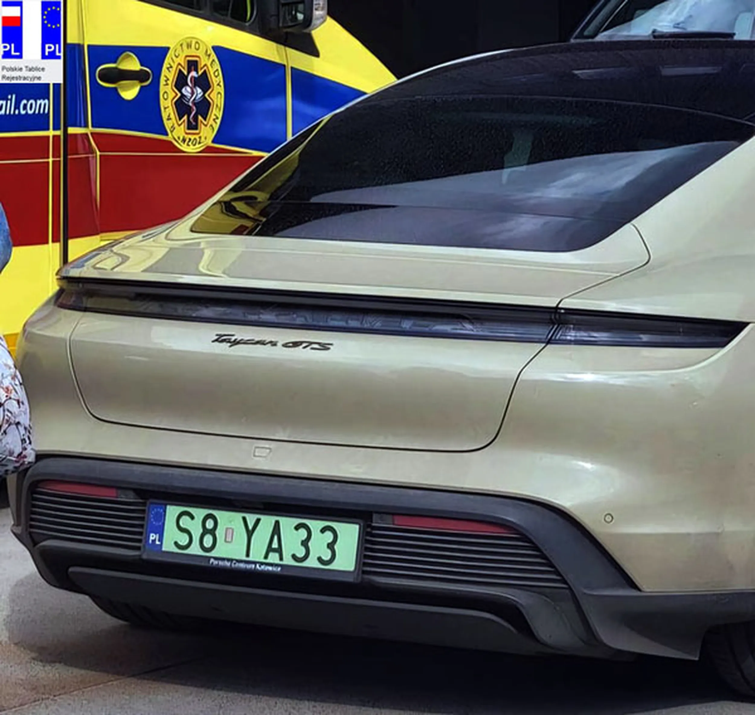 Fajny numer, blacha S8 YA33