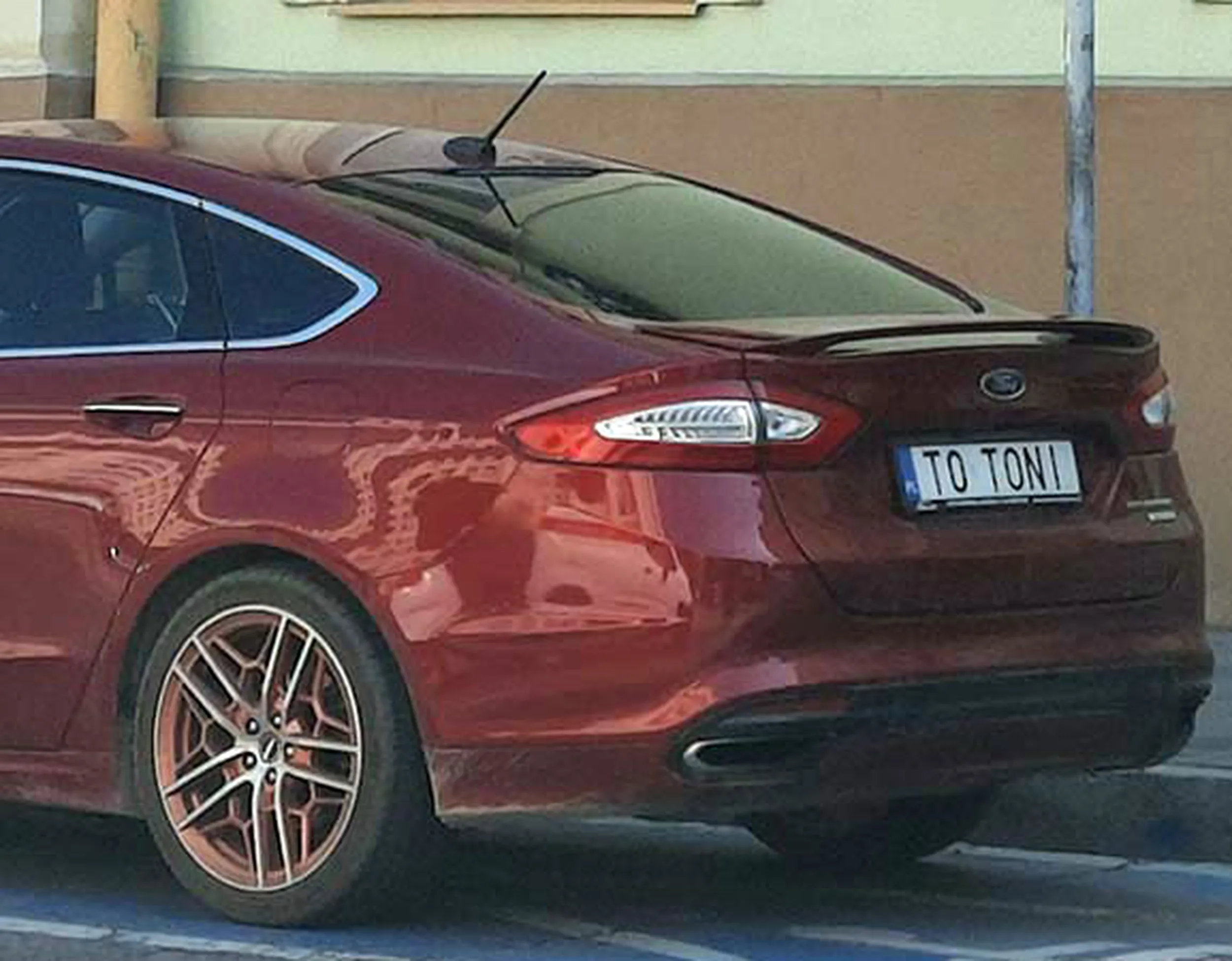 Fajny numer, blacha T0 TONI