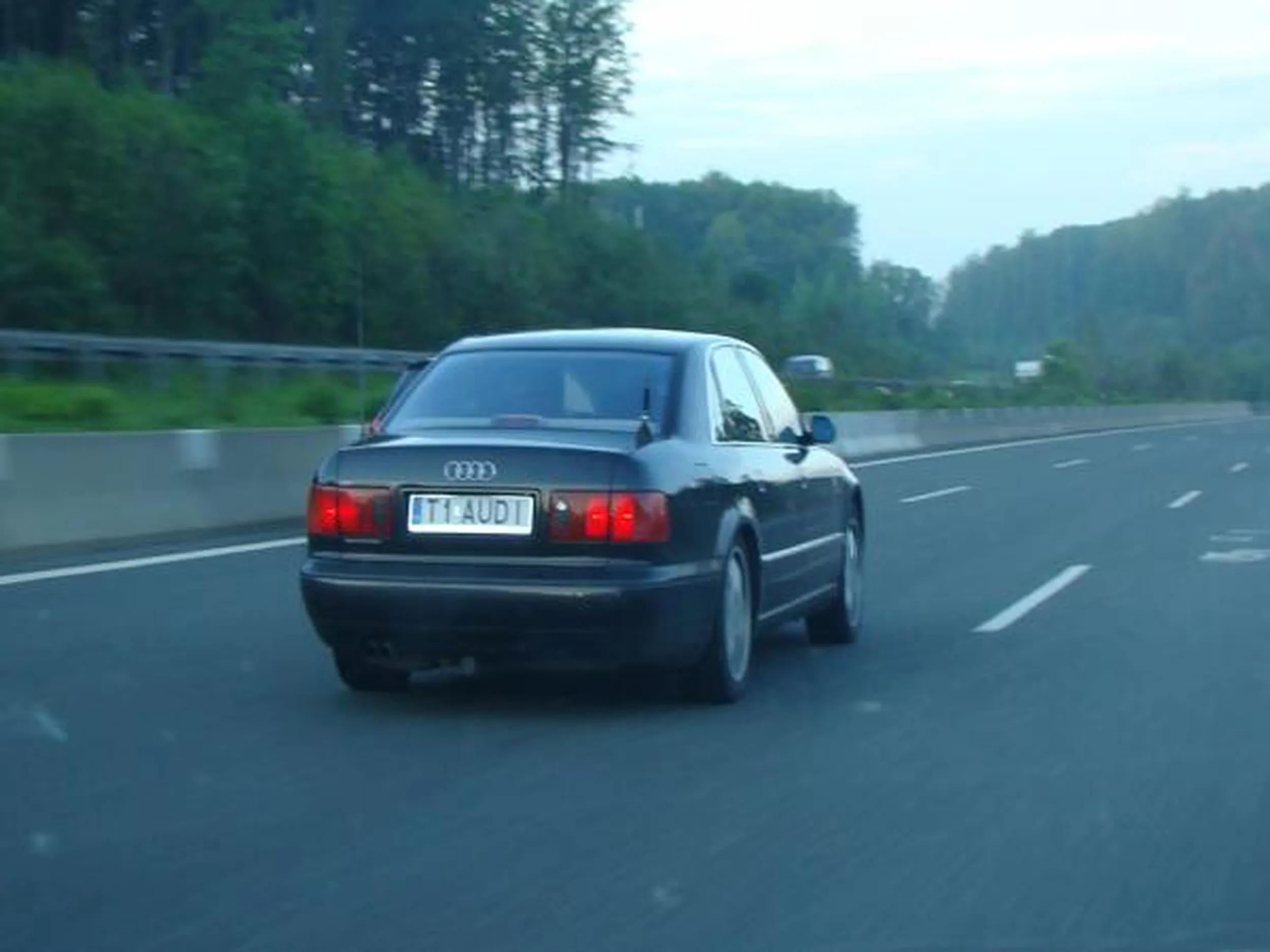 Fajny numer, blacha T1 AUDI