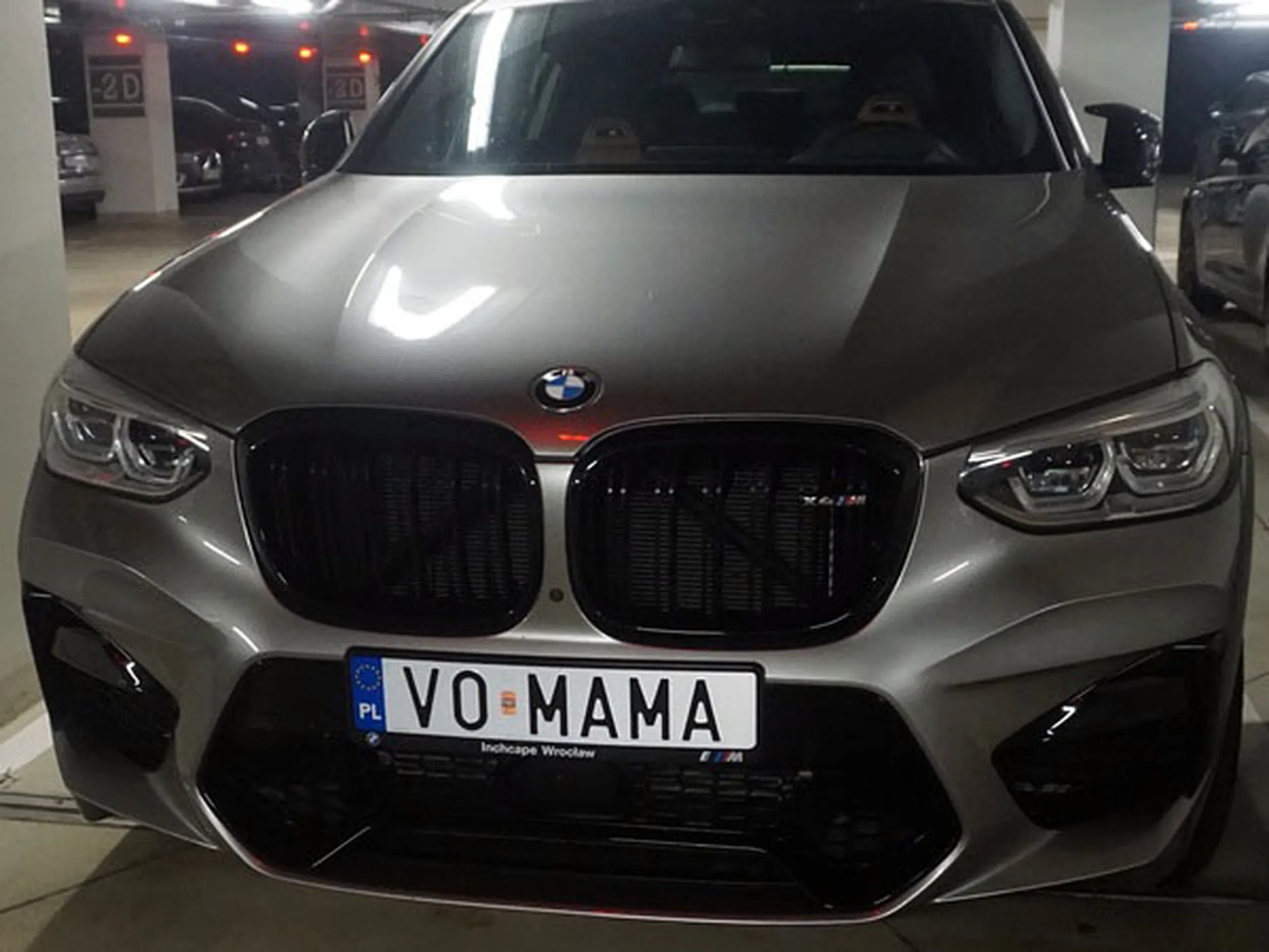 Fajny numer, blacha V0 MAMA