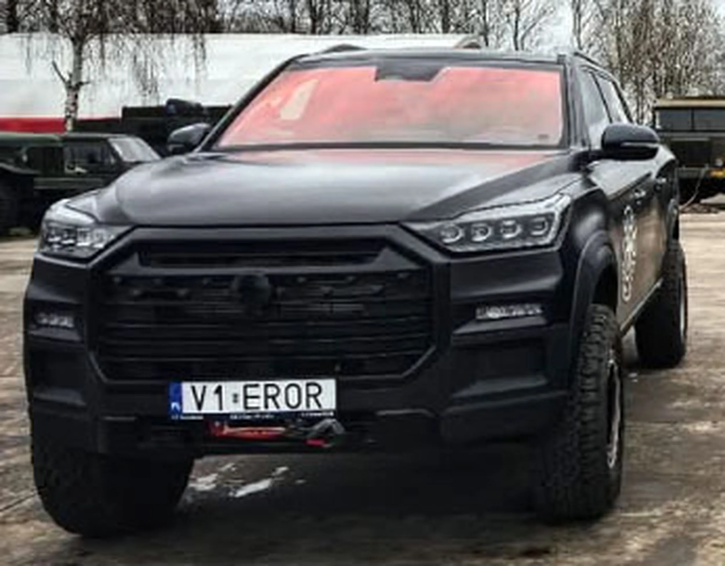 Fajny numer, blacha V1 EROR