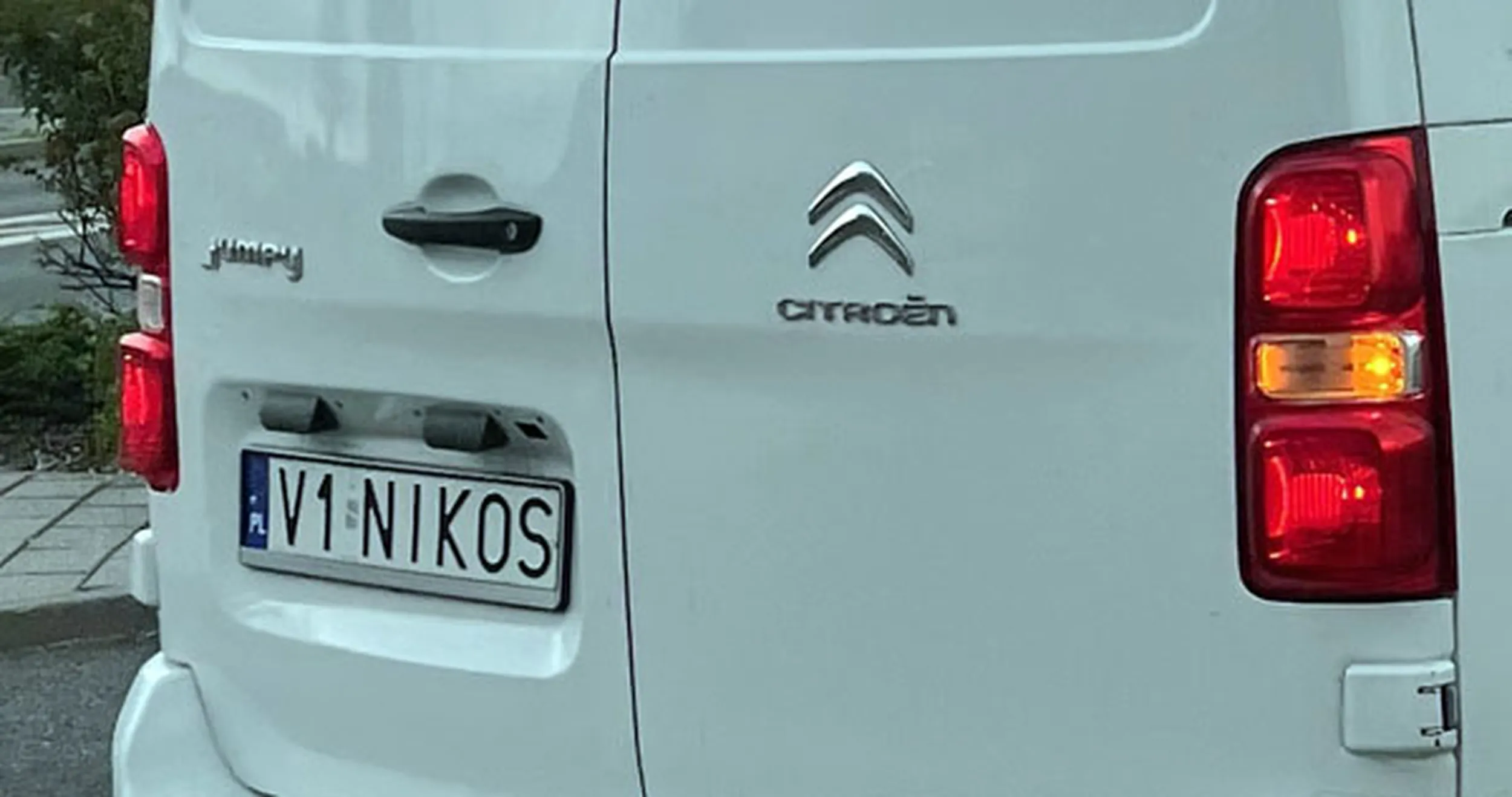 Fajny numer, blacha V1 NIKOS