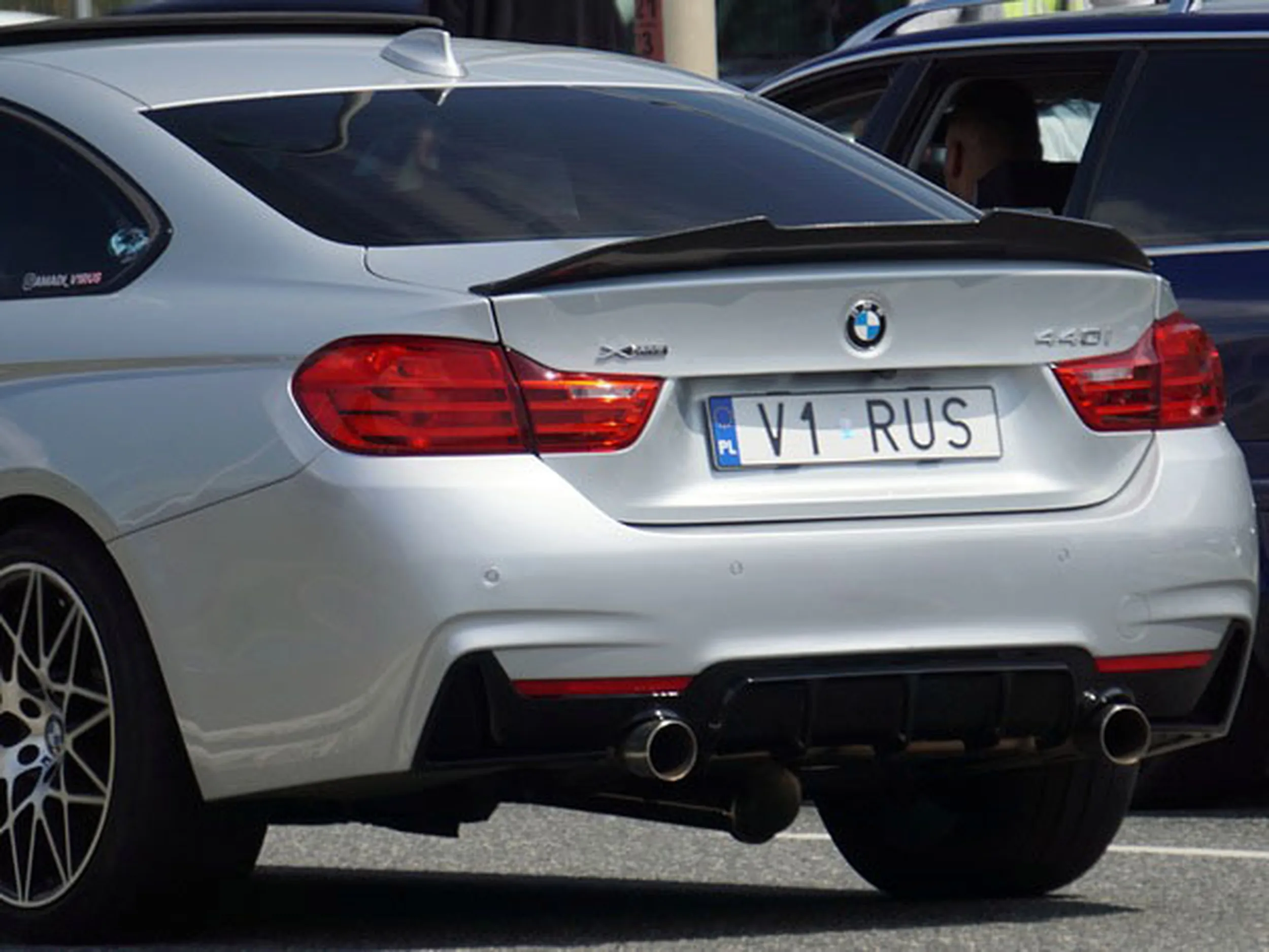 Fajny numer, blacha V1 RUS