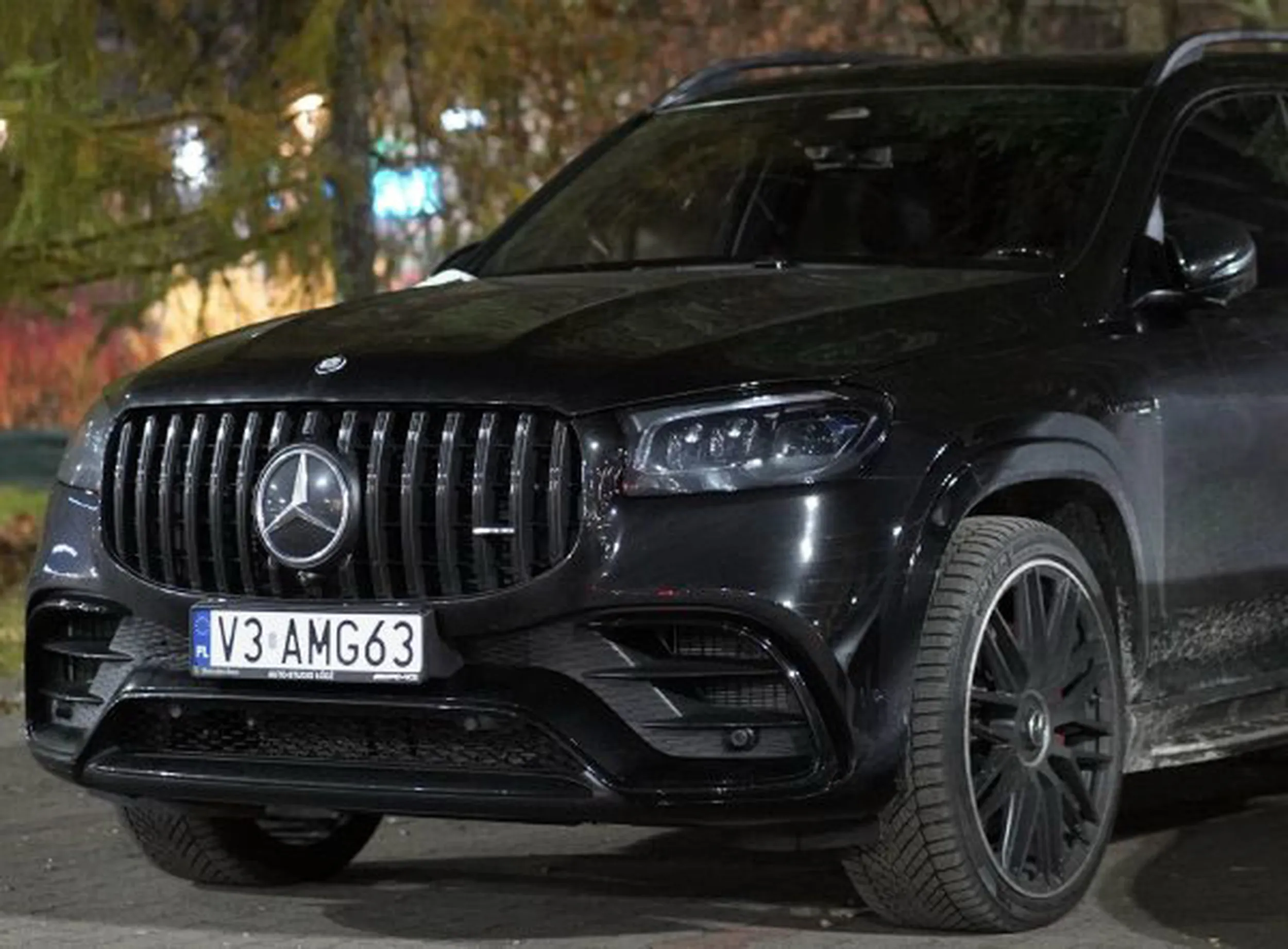 Fajny numer, blacha V3 AMG63