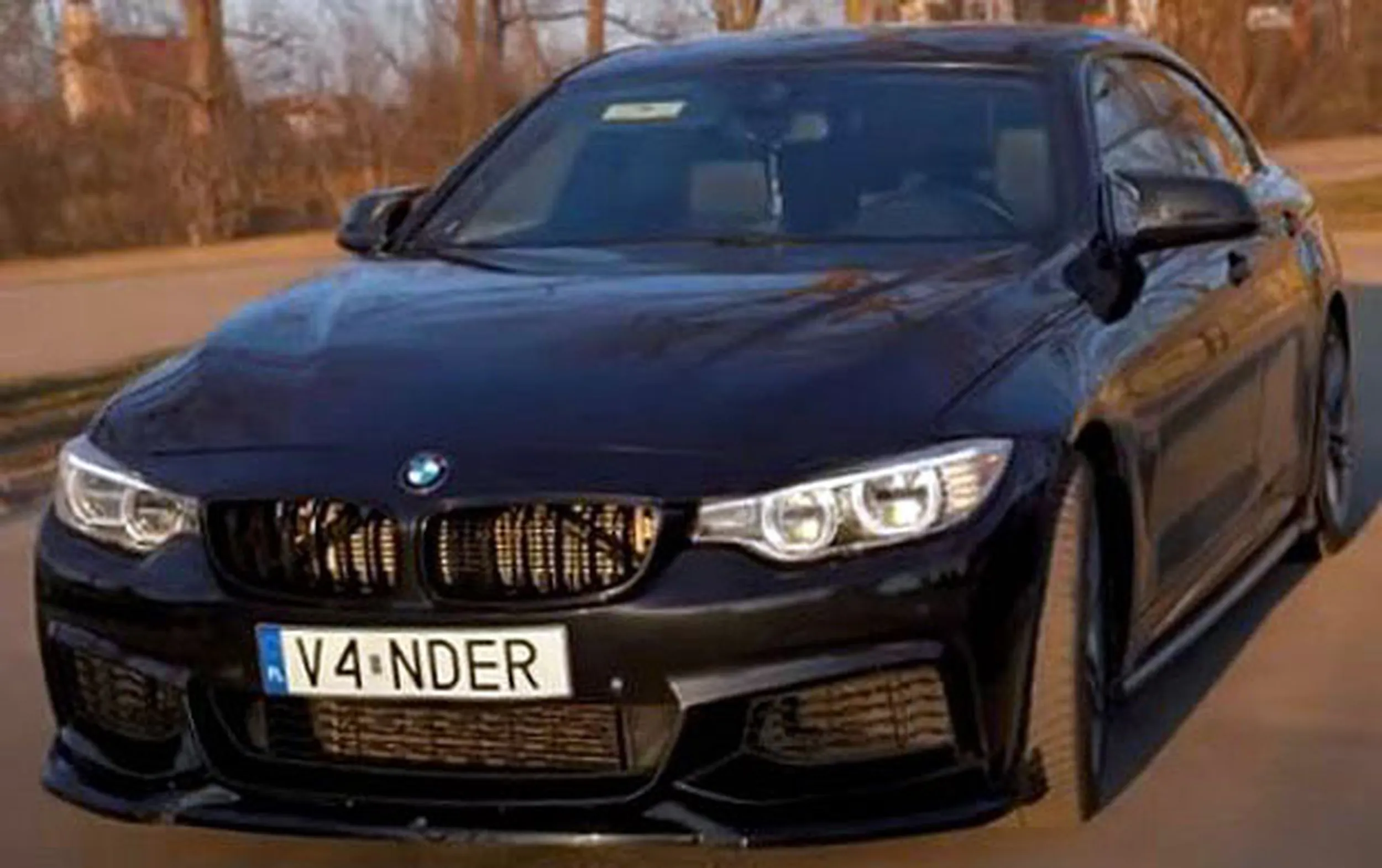 Fajny numer, blacha V4 NDER