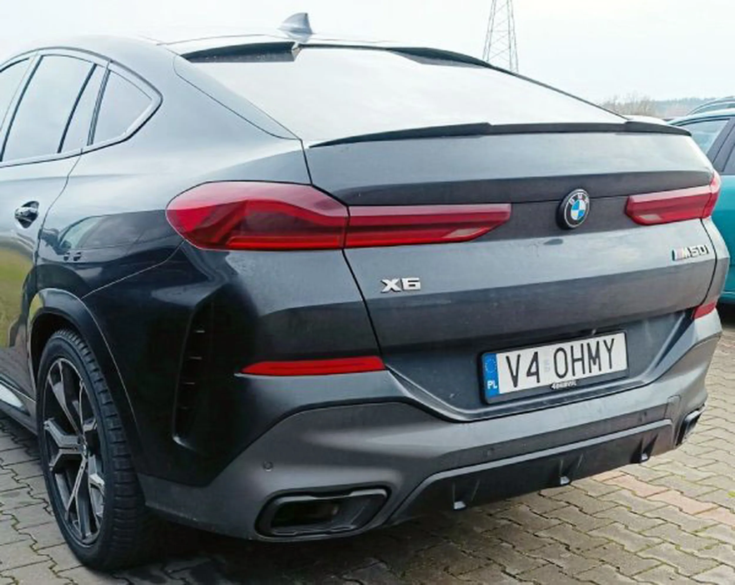 Fajny numer, blacha V4 OHMY