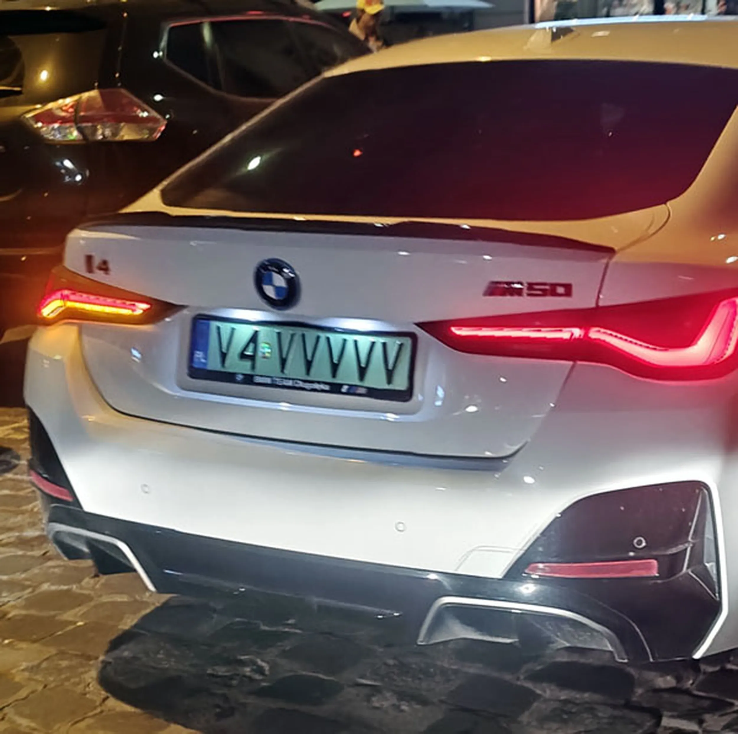 Fajny numer, blacha V4 VVVVV