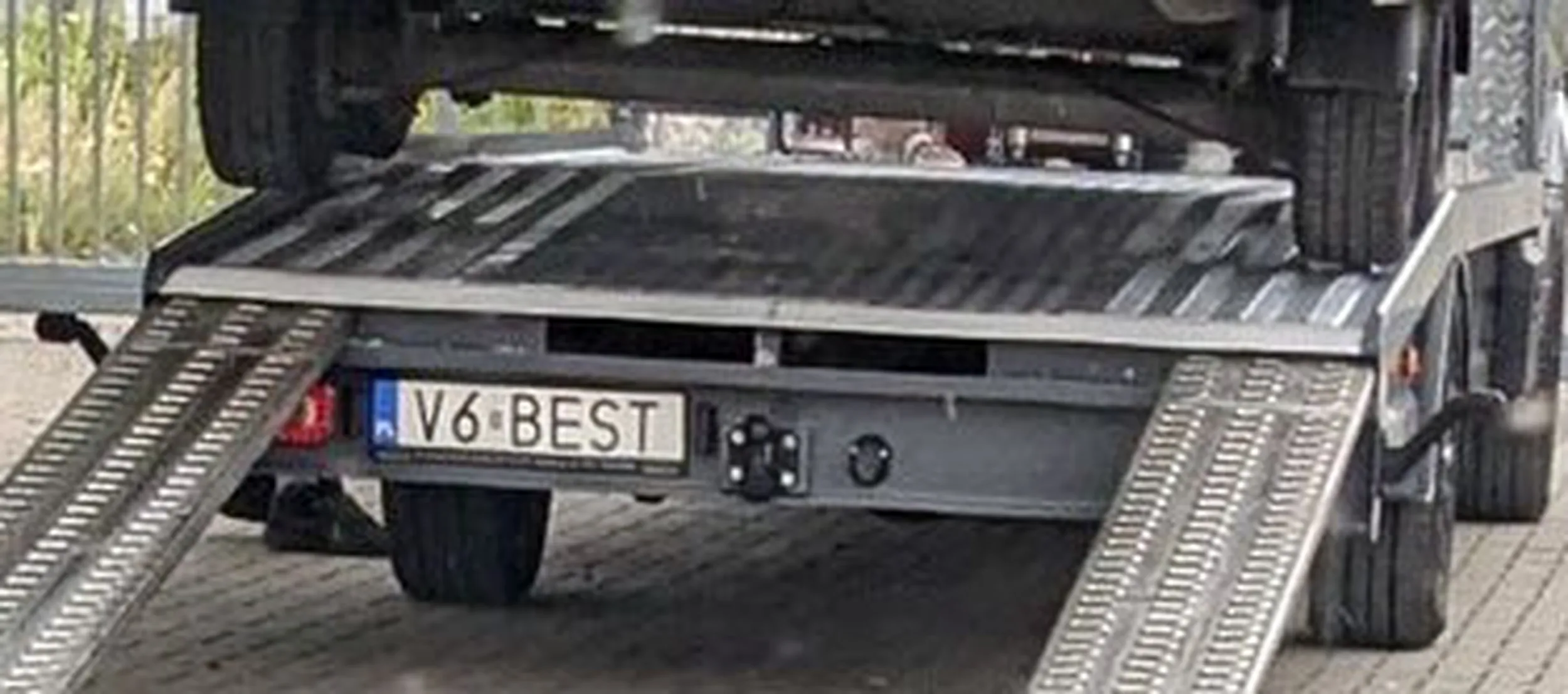 Fajny numer, blacha V6 BEST