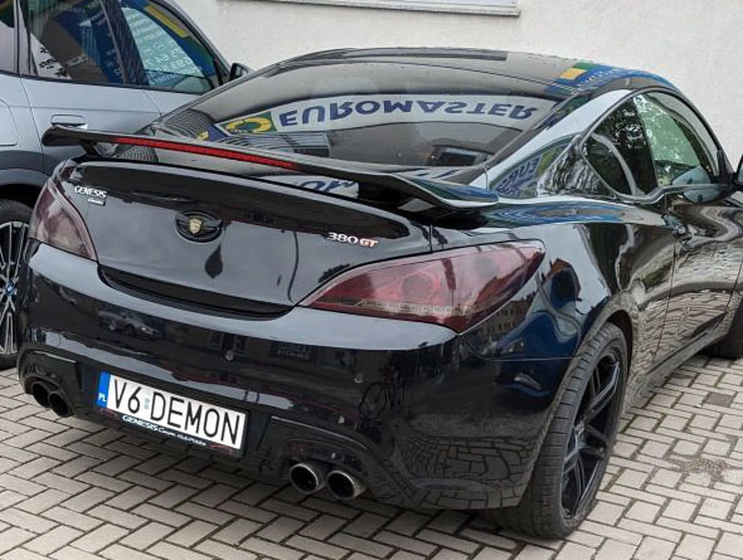 Fajny numer, blacha V6 DEMON