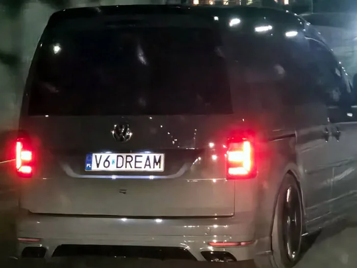 Fajny numer, blacha V6 DREAM