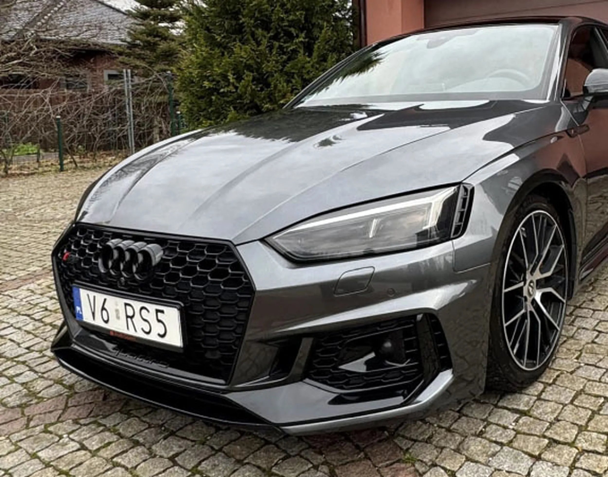 Fajny numer, blacha V6 RS5