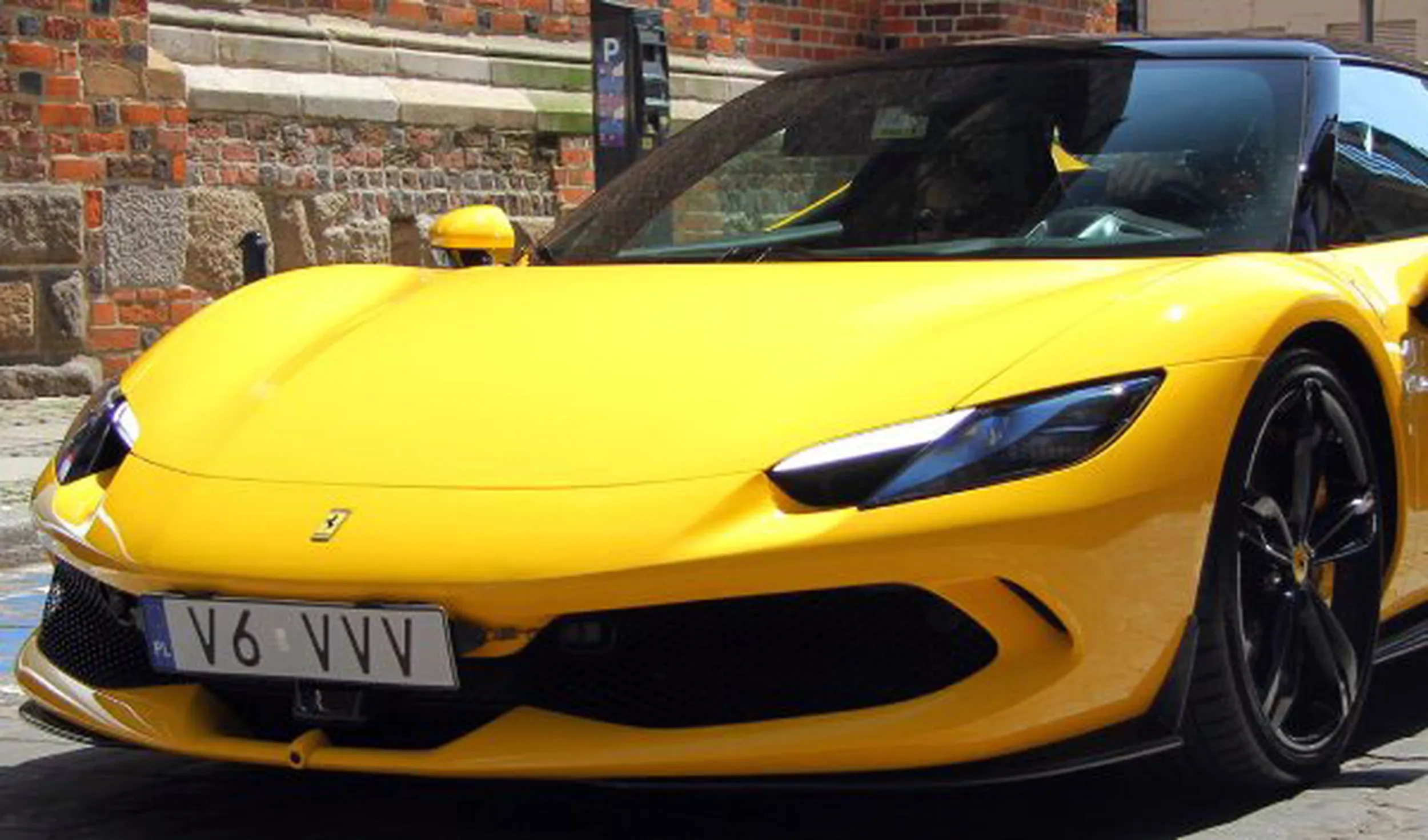 Fajny numer, blacha V6 VVV