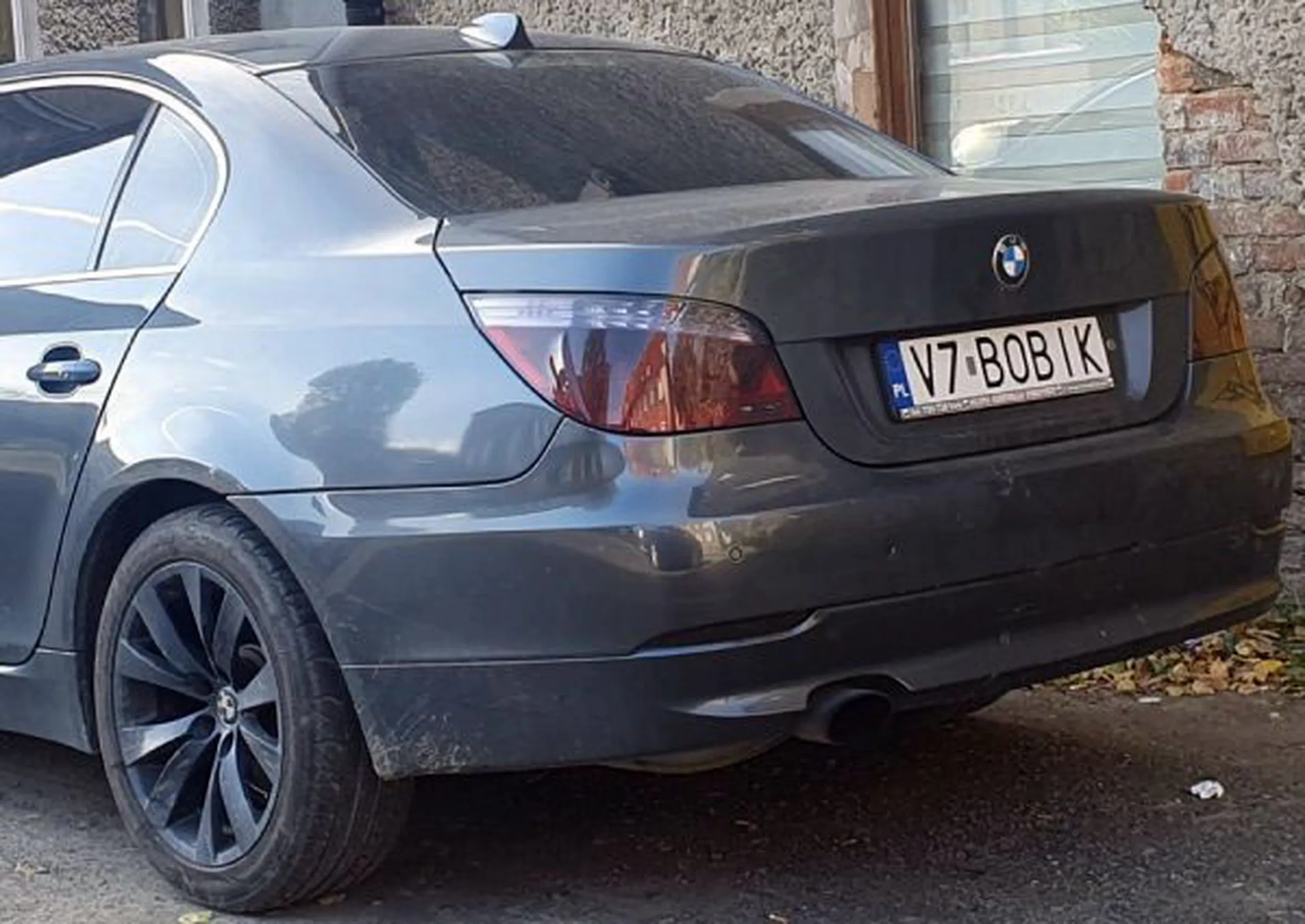 Fajny numer, blacha V7 BOBIK