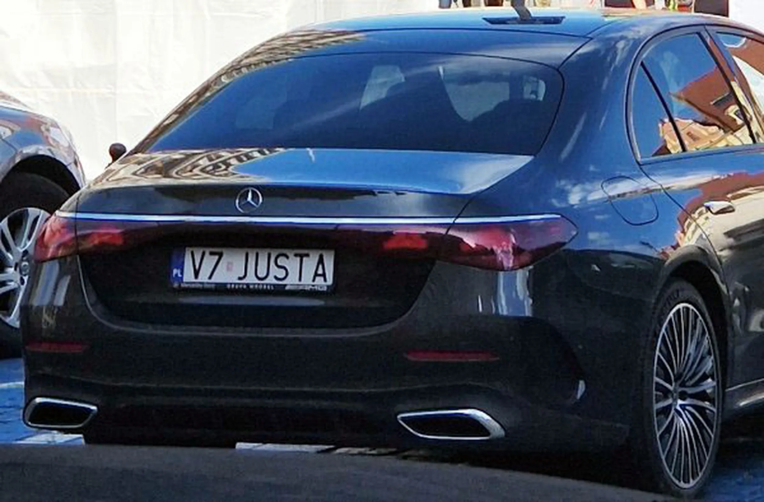 Fajny numer, blacha V7 JUSTA