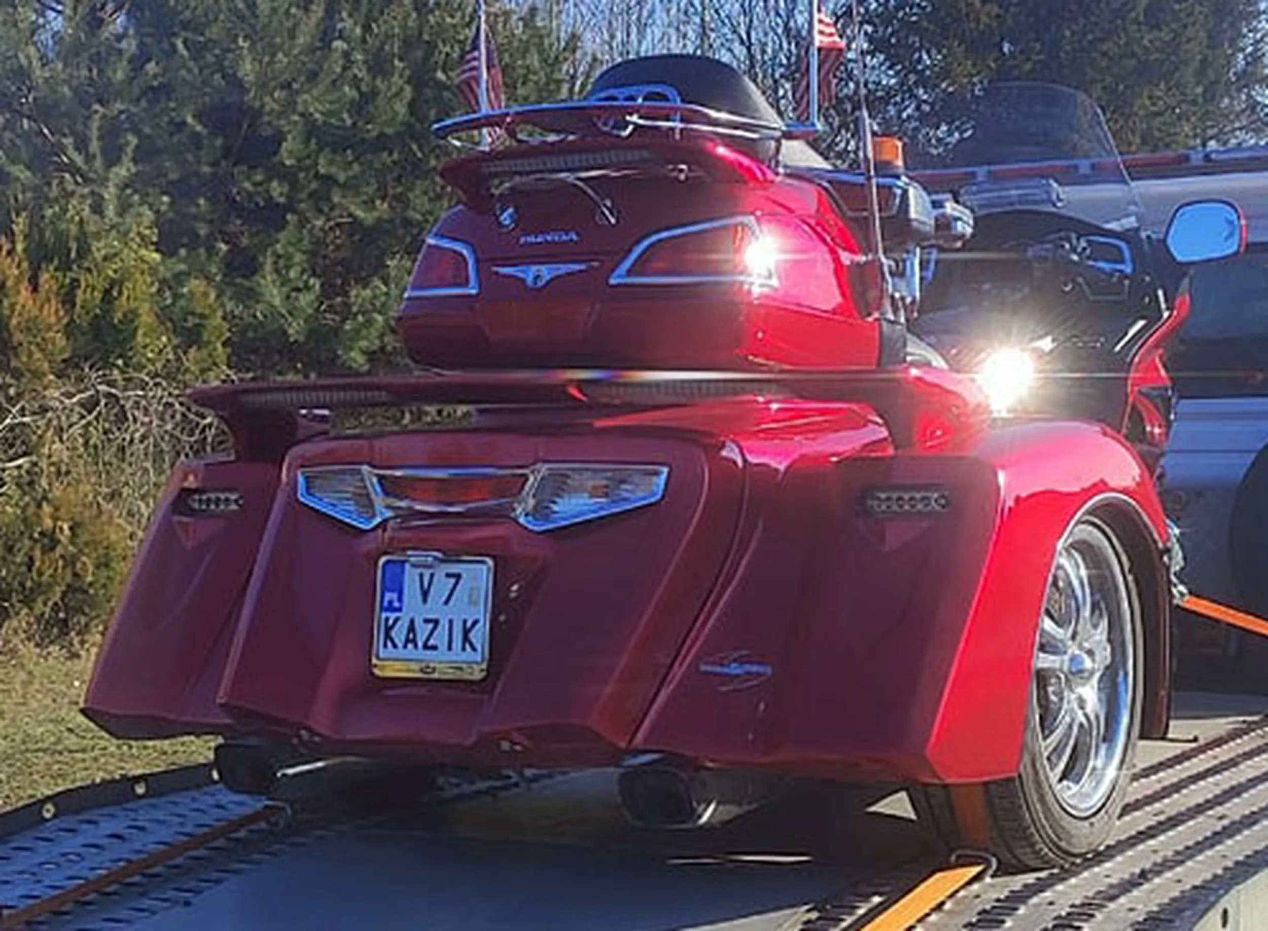 Fajny numer, blacha V7 KAZIK