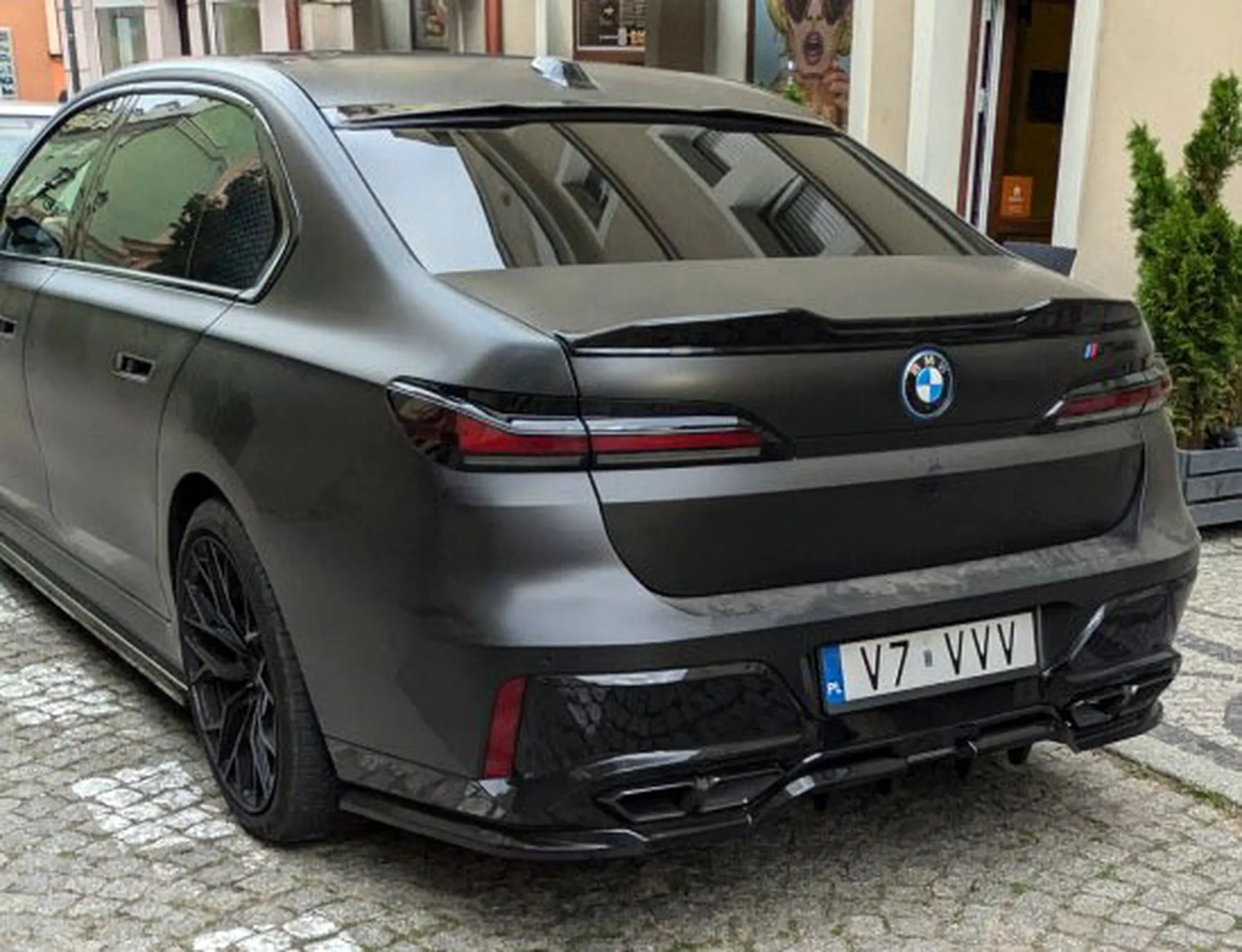 Fajny numer, blacha V7 VVV