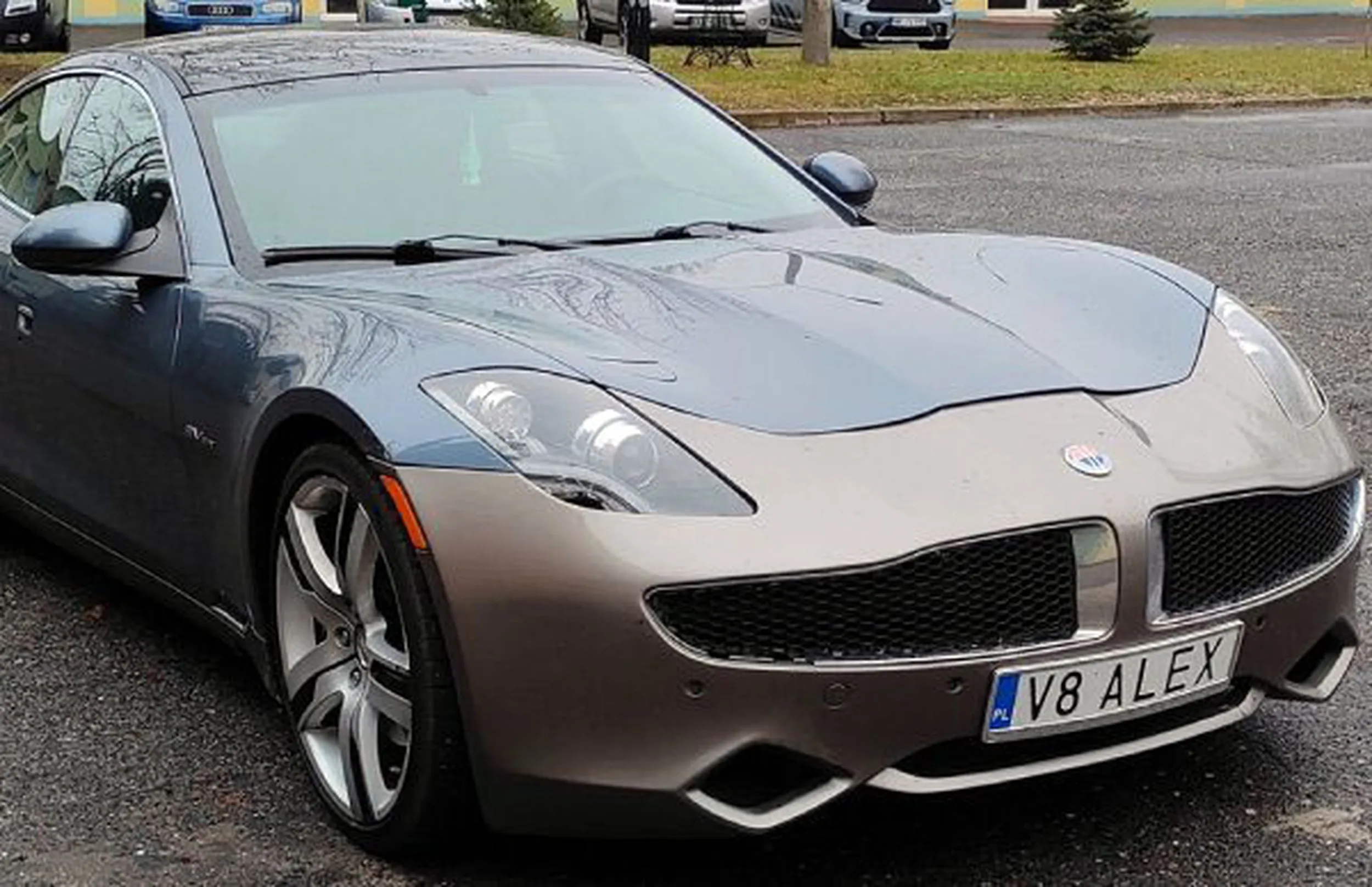 Fajny numer, blacha V8 ALEX