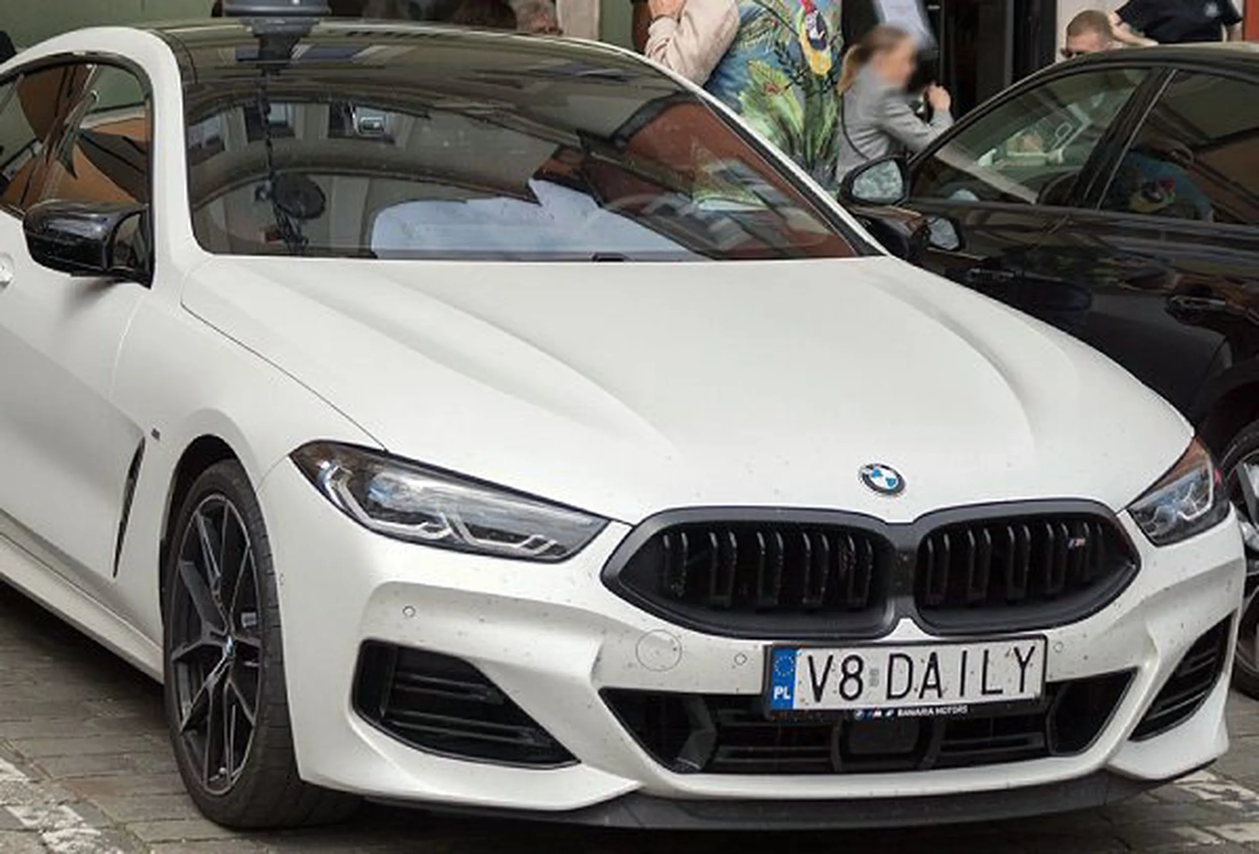 Fajny numer, blacha V8 DAILY