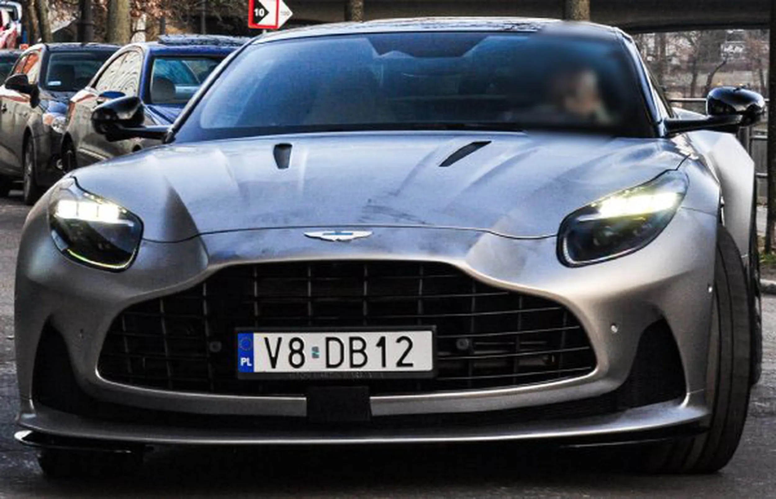 Fajny numer, blacha V8 DB12