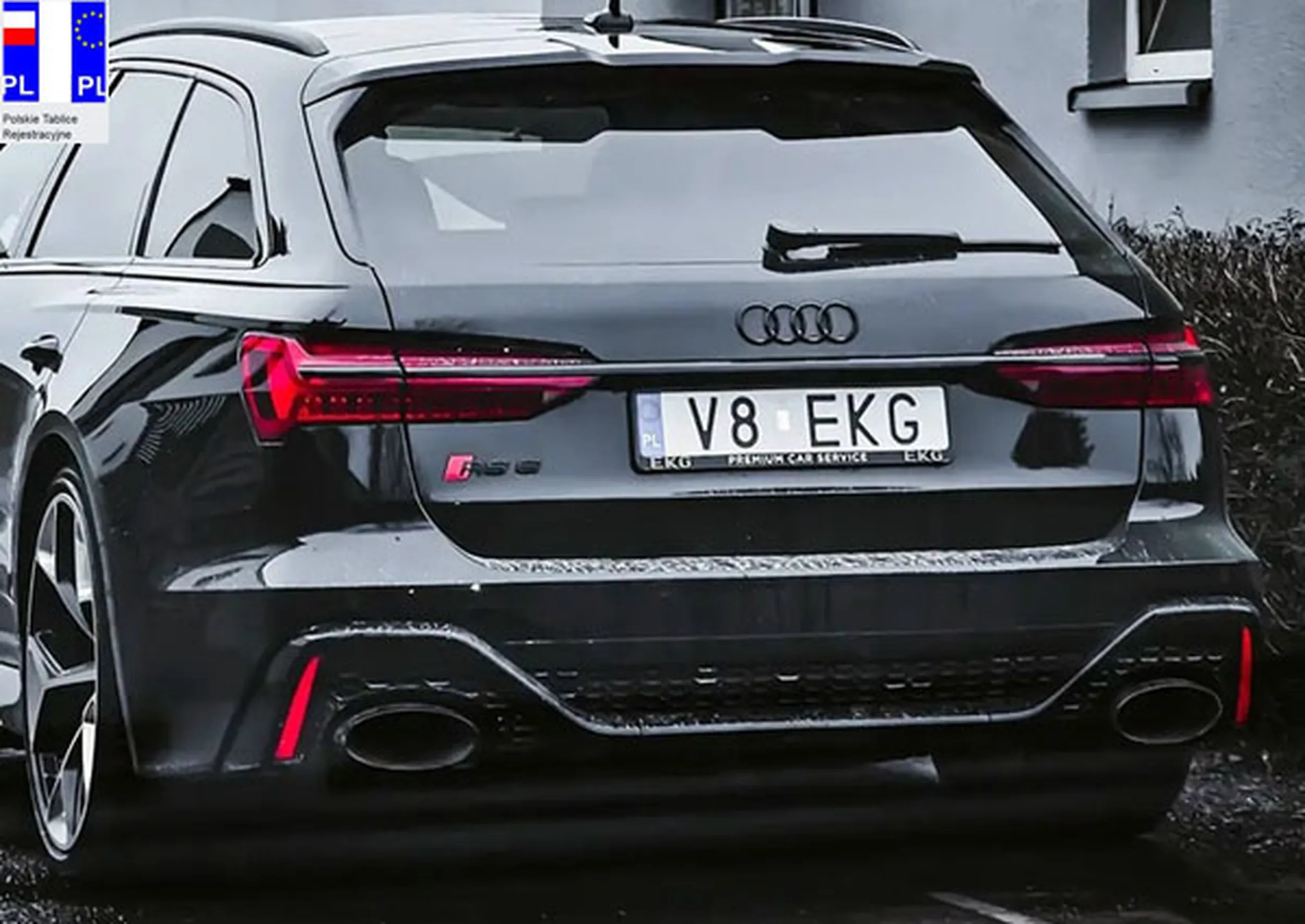 Fajny numer, blacha V8 EKG