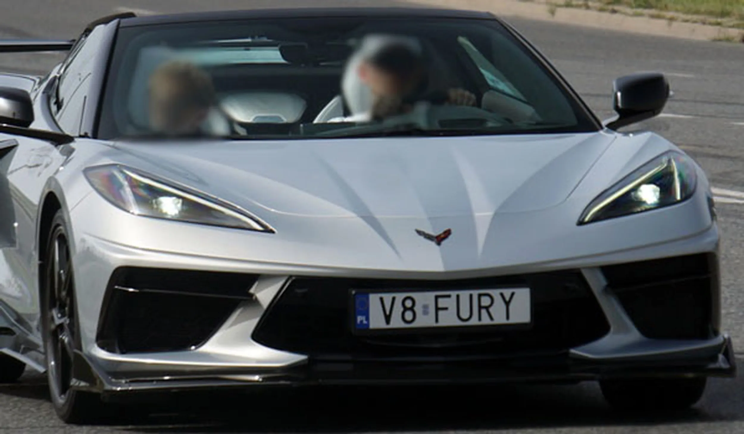 Fajny numer, blacha V8 FURY