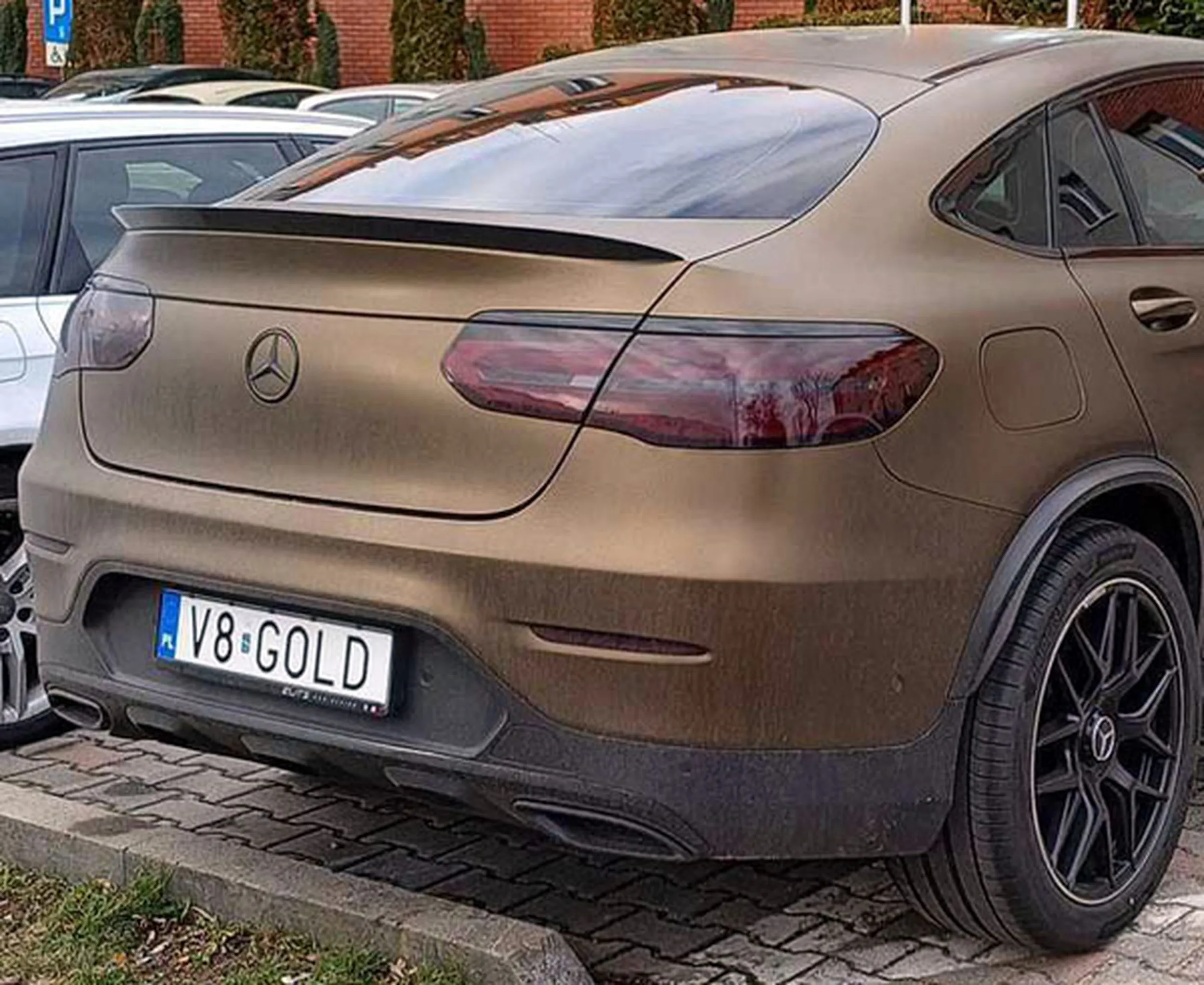 Fajny numer, blacha V8 GOLD