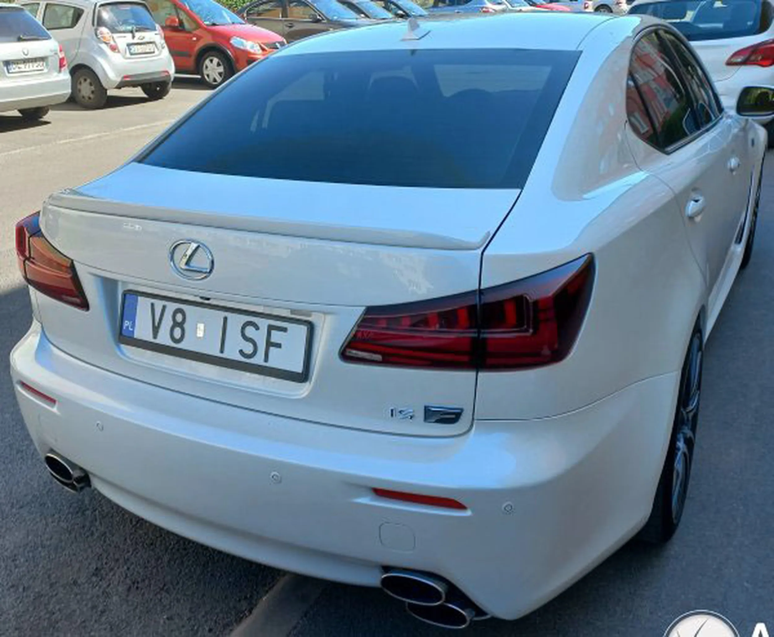 Fajny numer, blacha V8 ISF