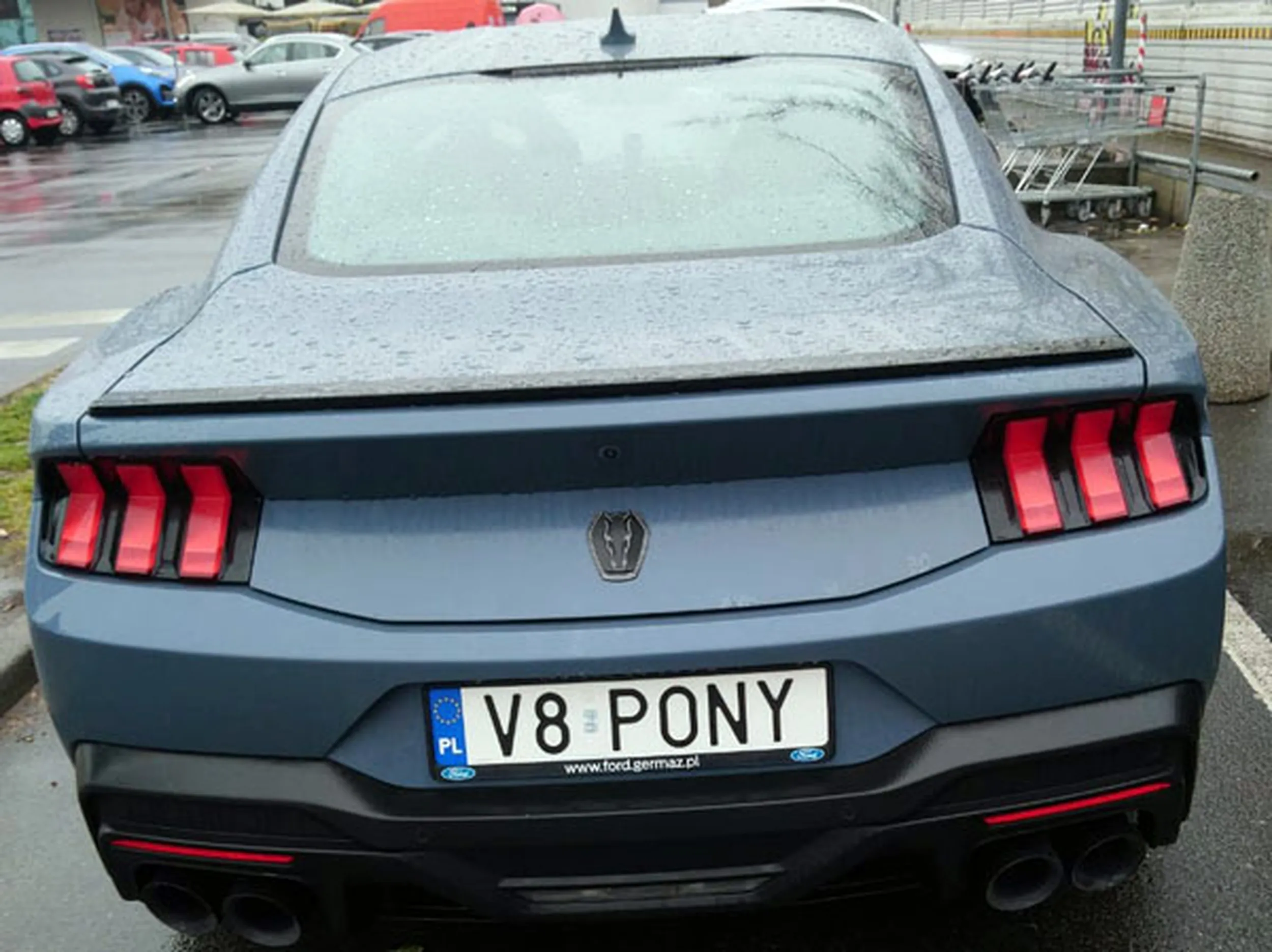 Fajny numer, blacha V8 PONY