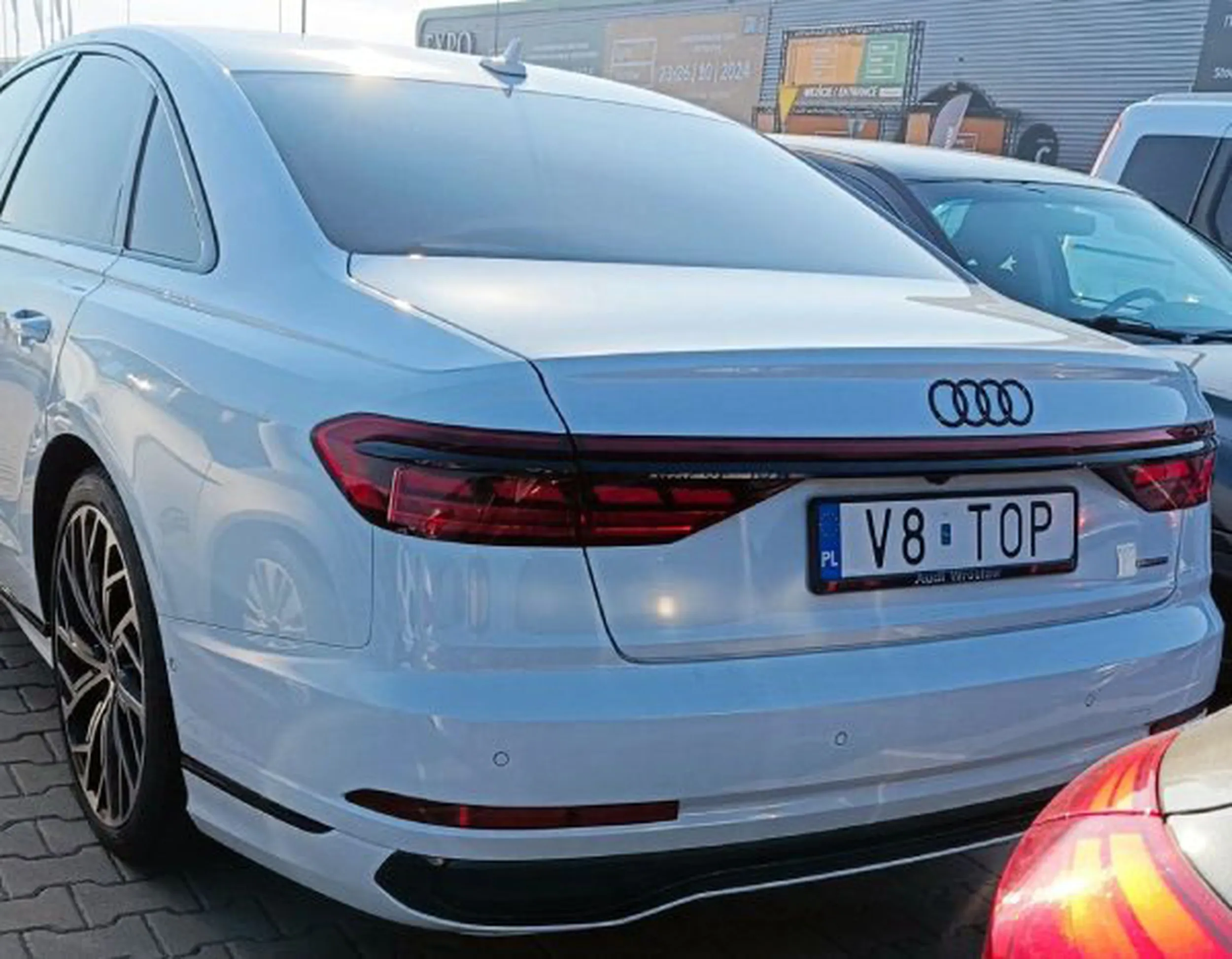 Fajny numer, blacha V8 TOP