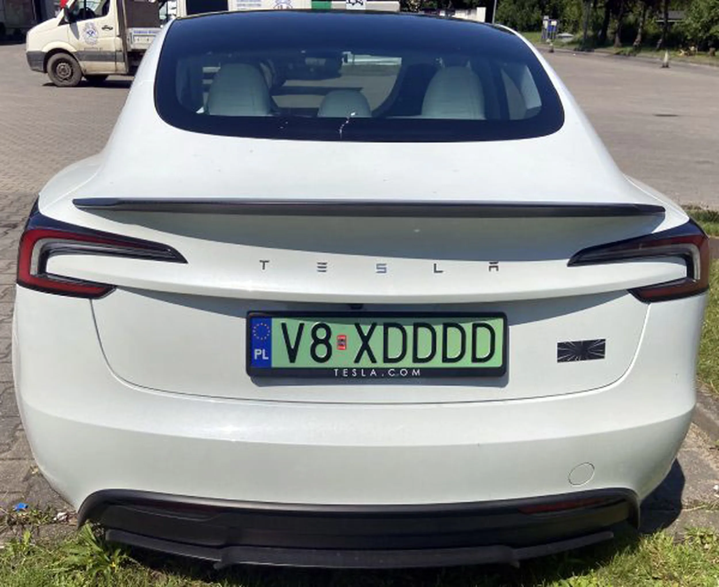 Fajny numer, blacha V8 XDDDD