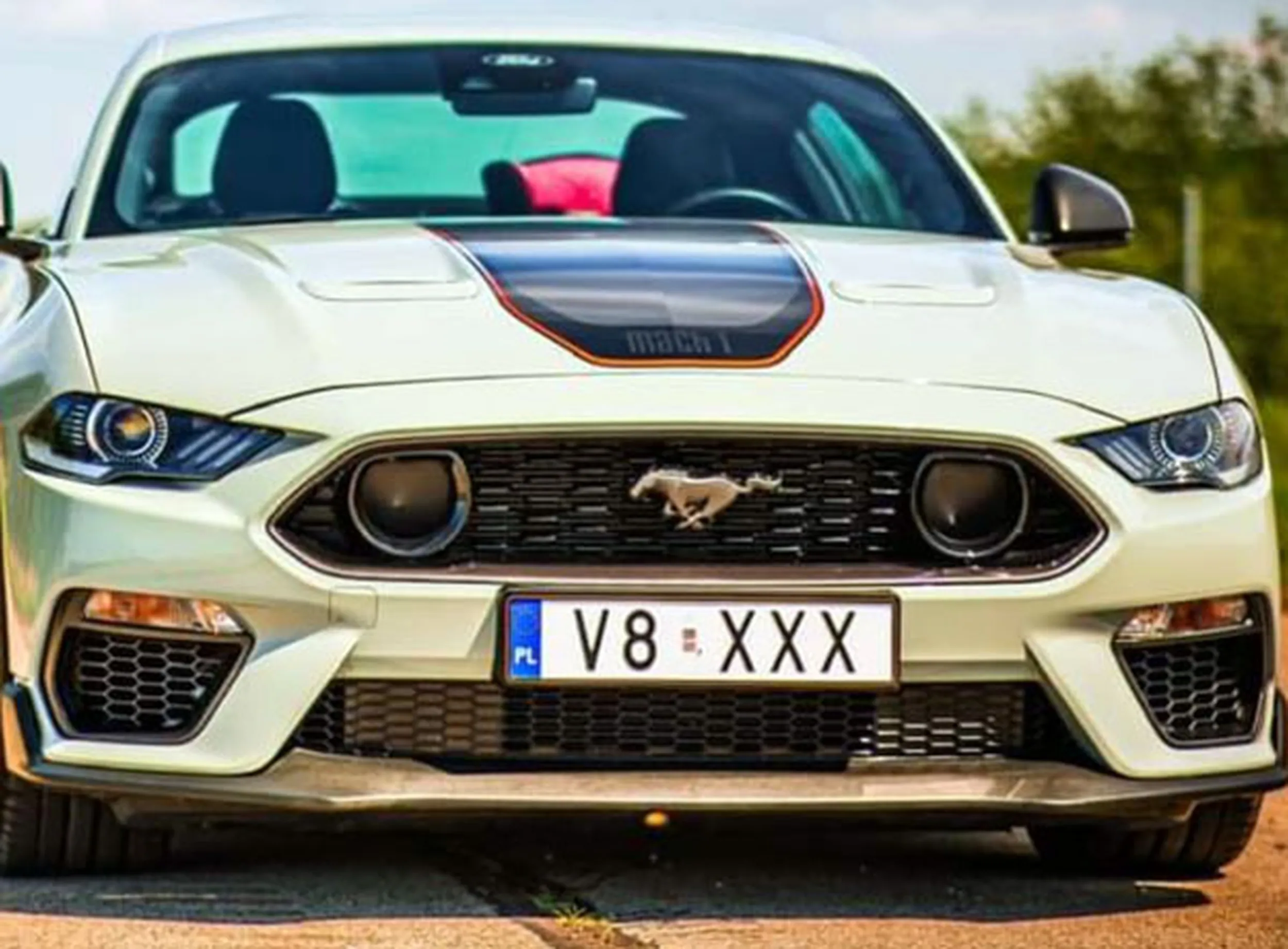 Fajny numer, blacha V8 XXX