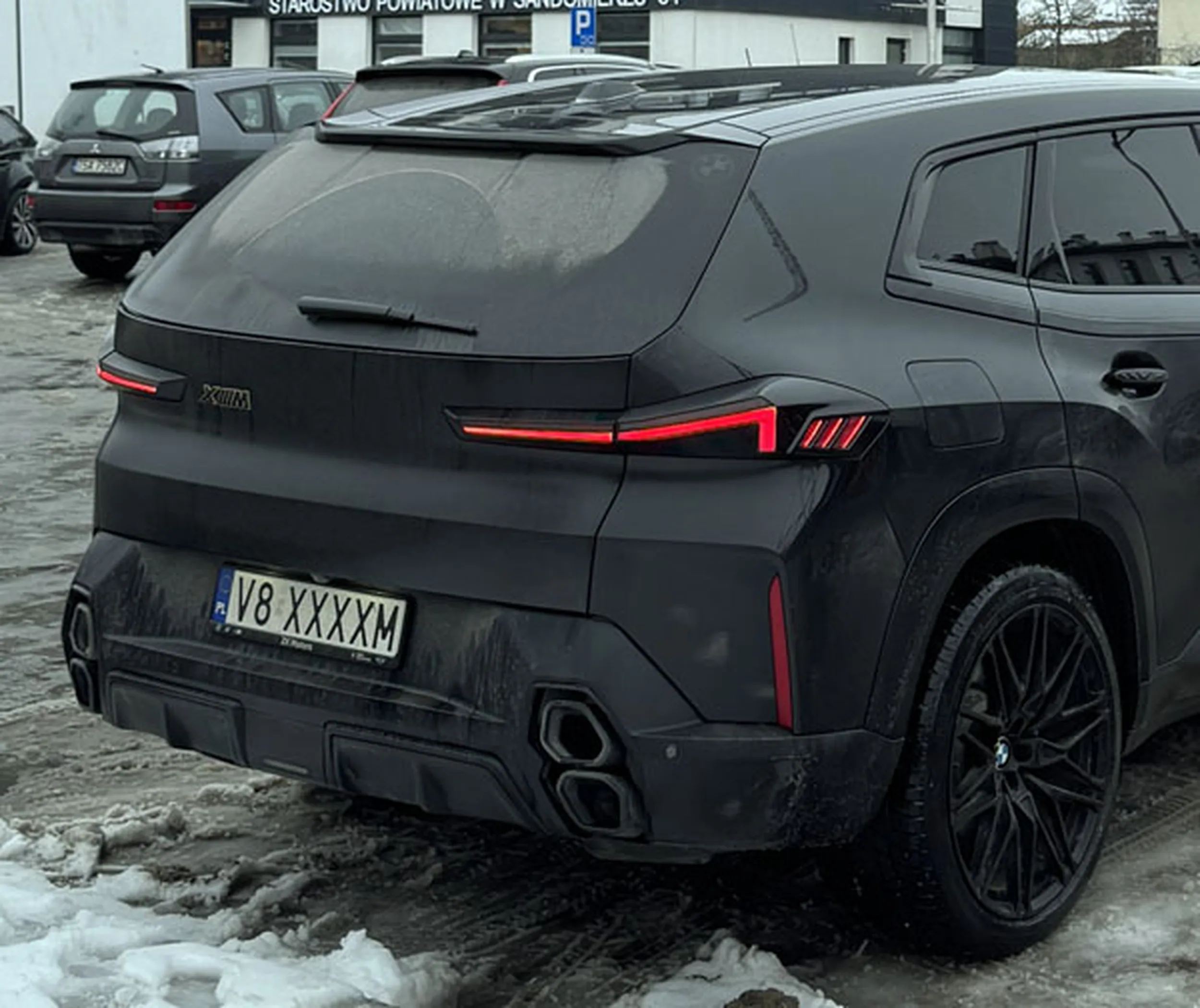 Fajny numer, blacha V8 XXXXM