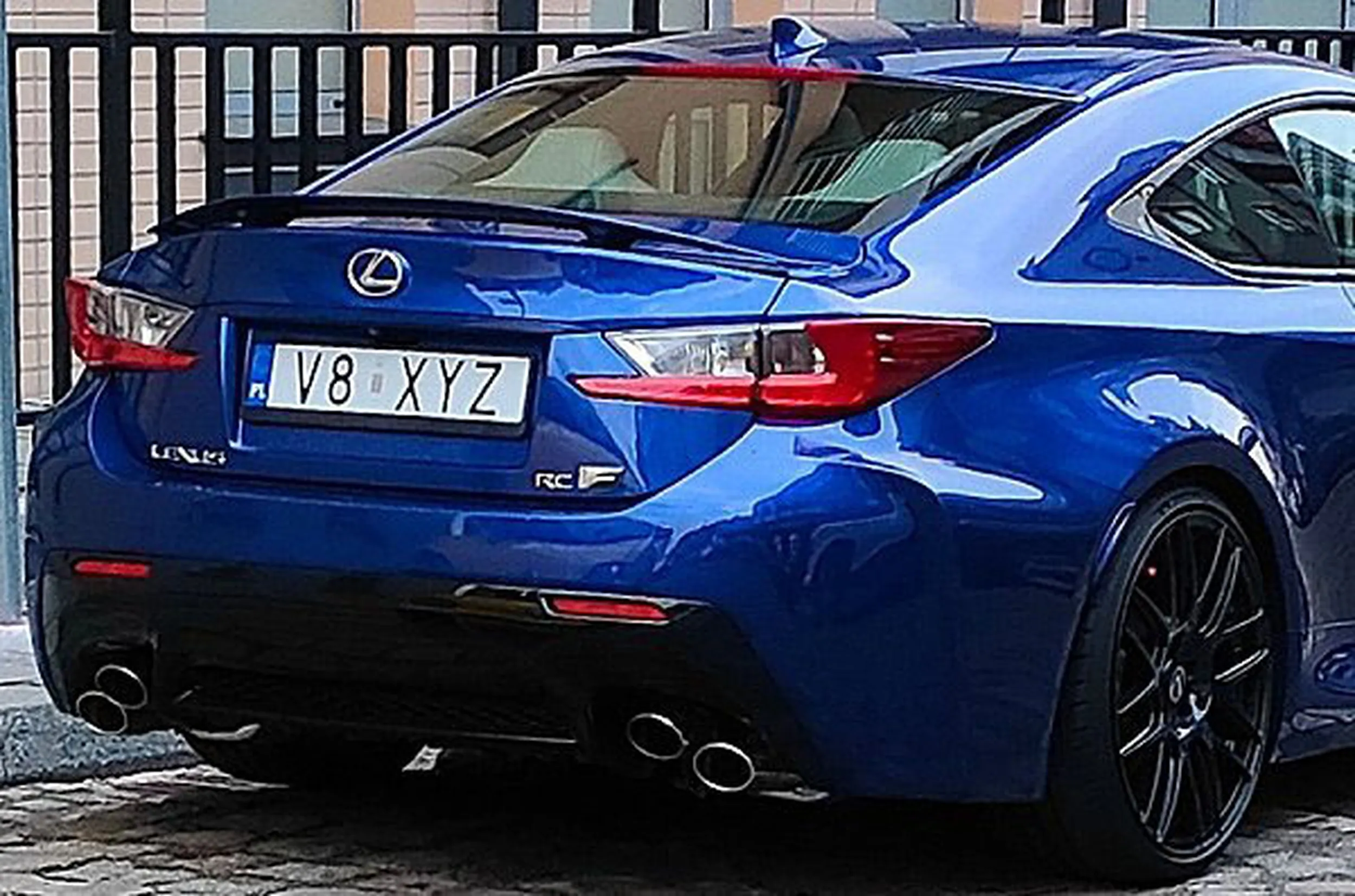 Fajny numer, blacha V8 XYZ