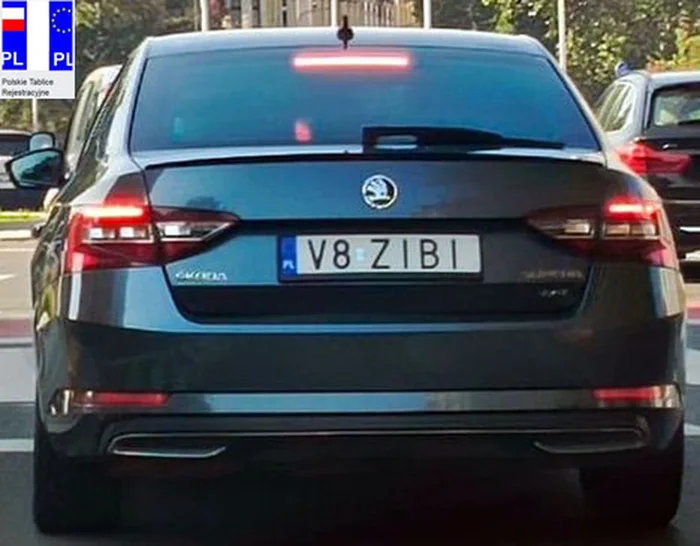 Fajny numer, blacha V8 ZIBI